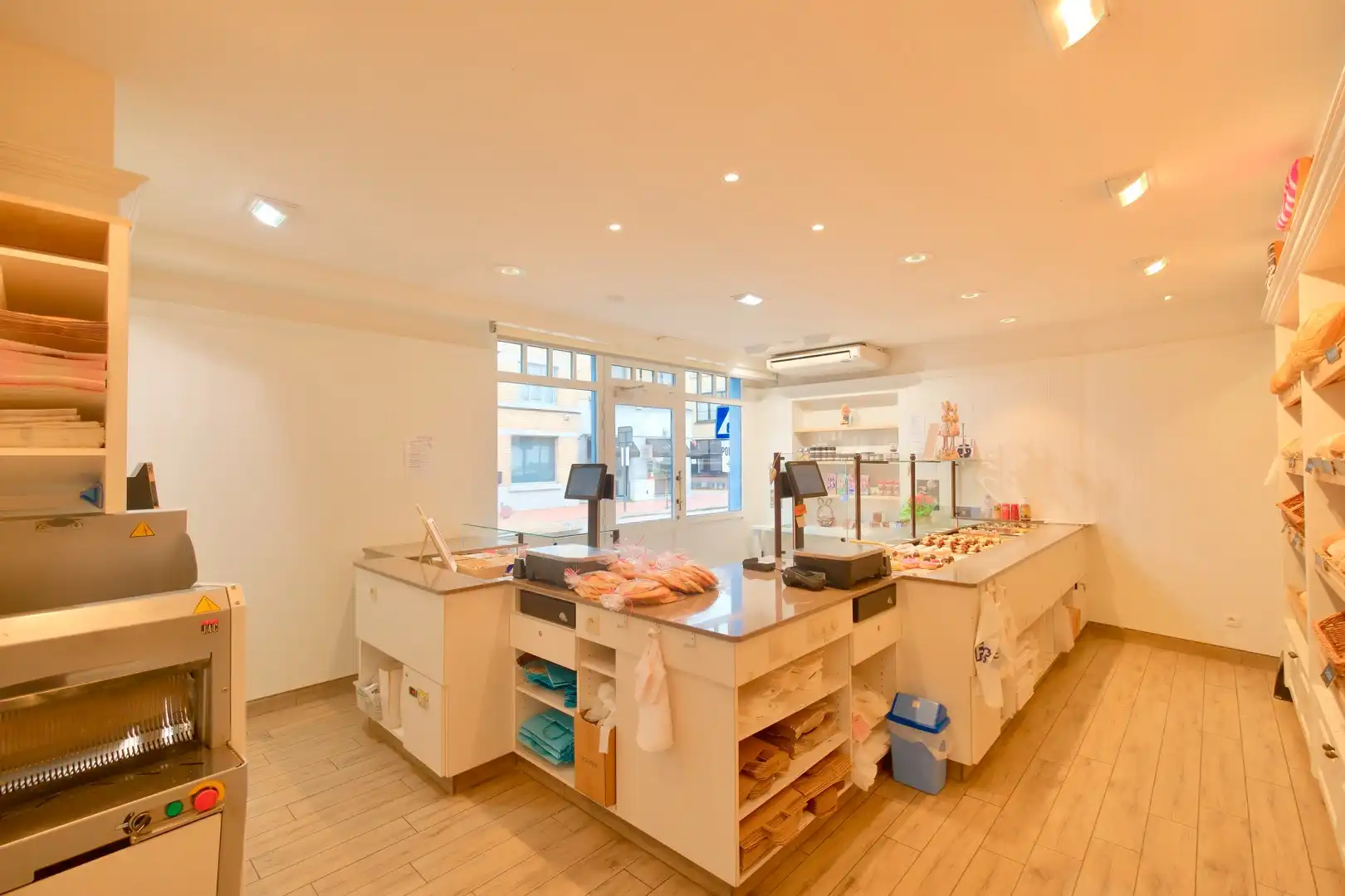 Lichtervelde - Handelswoning met 5 slpks op toplocatie! foto 5