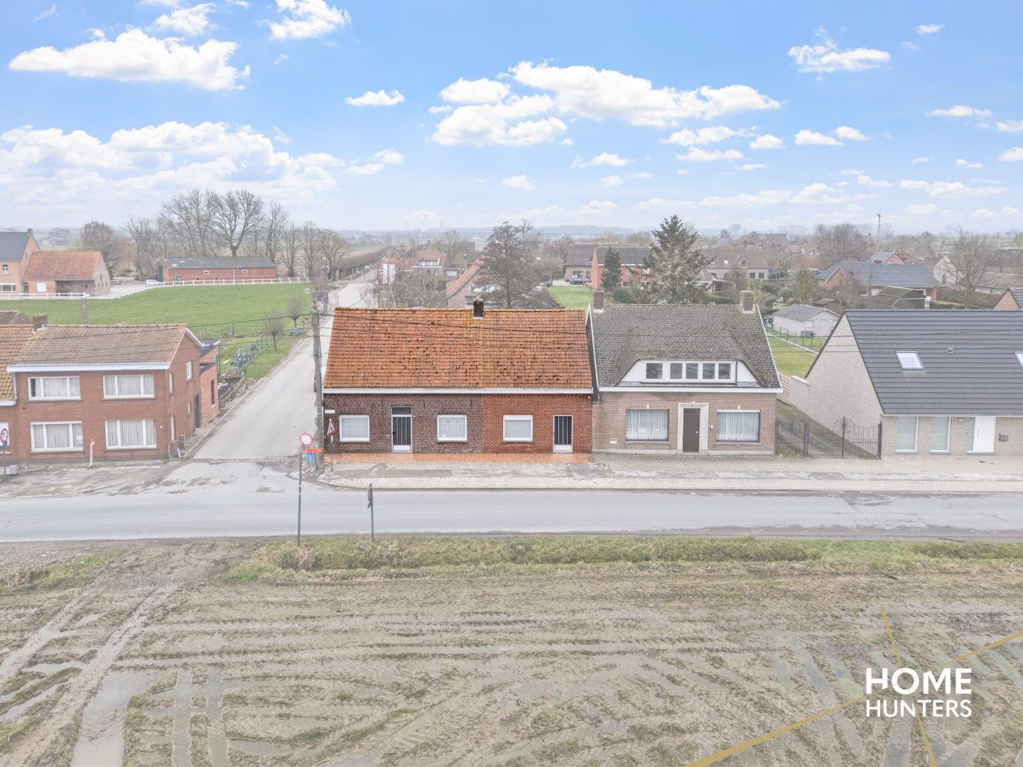 Ruime woning op groot perceel en tal van mogelijkheden in Woesten foto 2