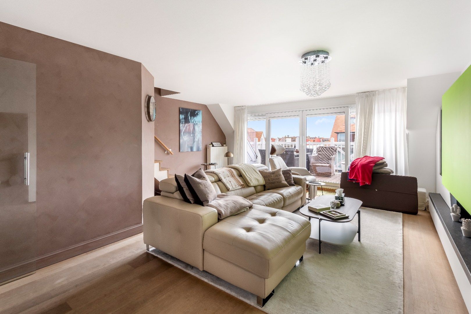 Ruim duplexappartement op de Lippenslaan in centrum Knokke.  foto 4