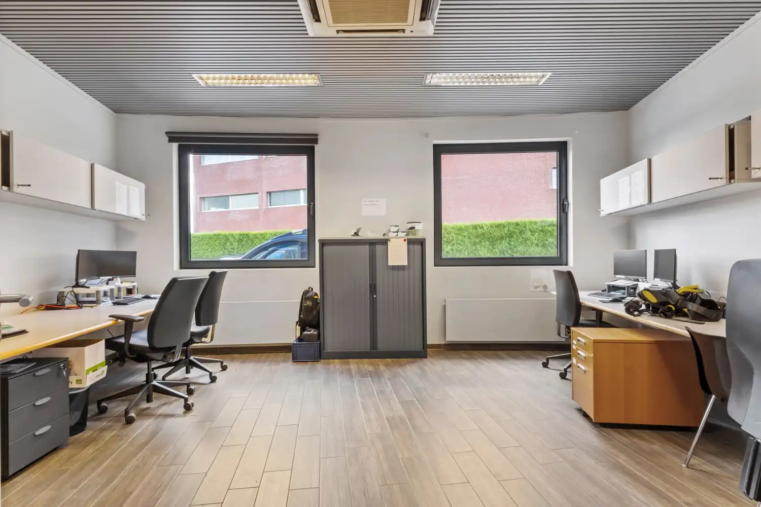 Ruim en strategisch gelegen kantoorgebouw in Zwijnaarde (Gent) foto 13