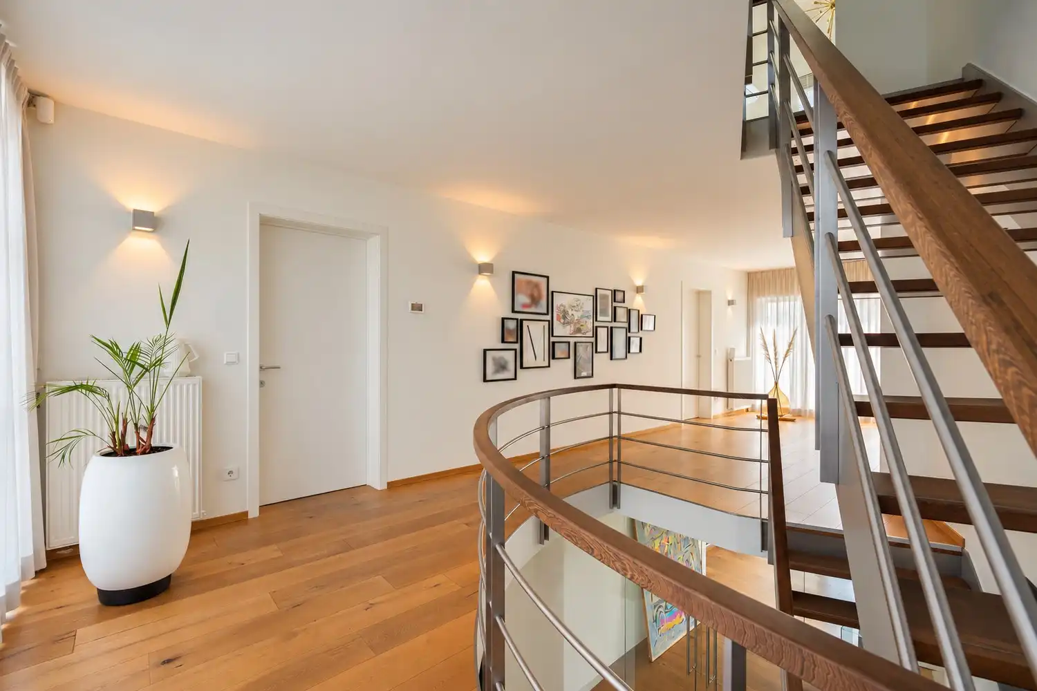 Royale villa van 461 m² met luxe afwerking gelegen in een rustige en geliefde woonomgeving te Neerharen foto 17
