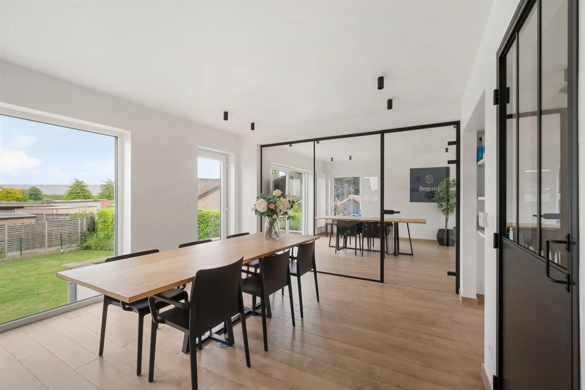 Ideaal kantoorgebouw/praktijk met appartement/extra kantoor foto 15