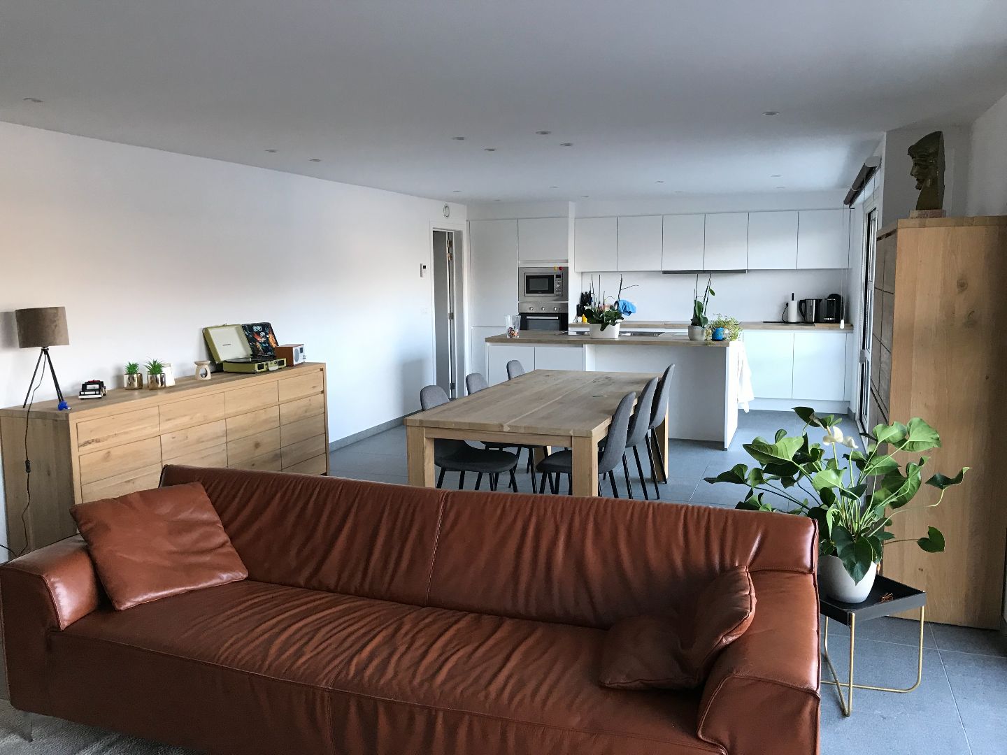 Prachtig appartement op de 1e verdieping met 2 terrassen en 2 slaapkamers foto 2