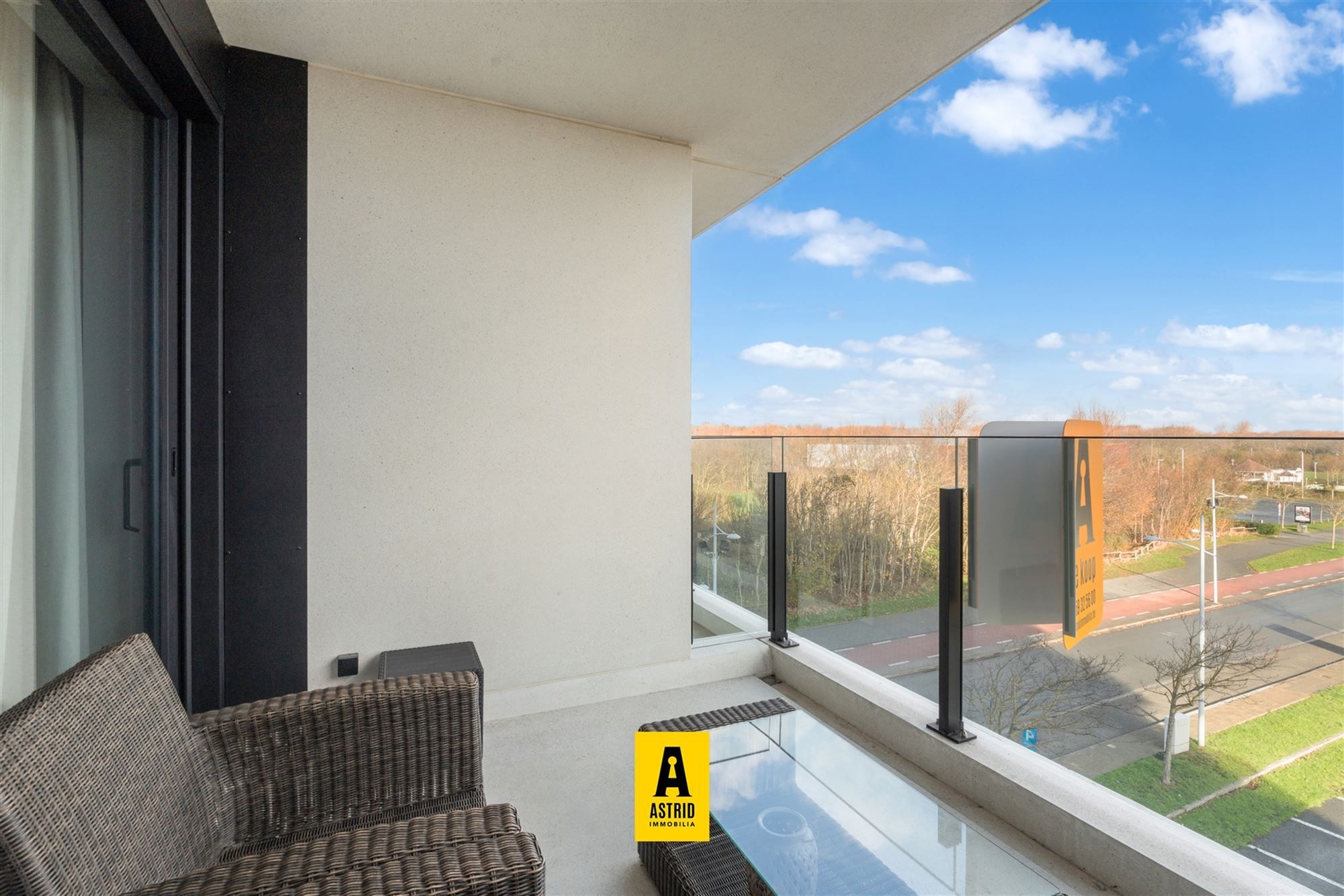 Luxueus (quasi nieuw) appartement vlakbij het strand!  foto 3