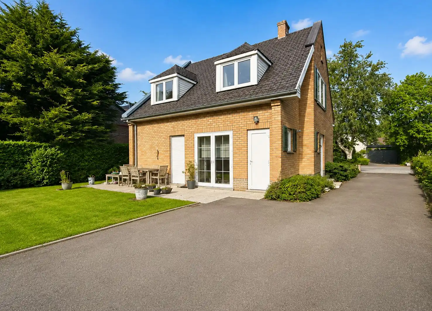 Ruime vrijstaande villa met dubbele garage op toplocatie in Oostende! foto 3
