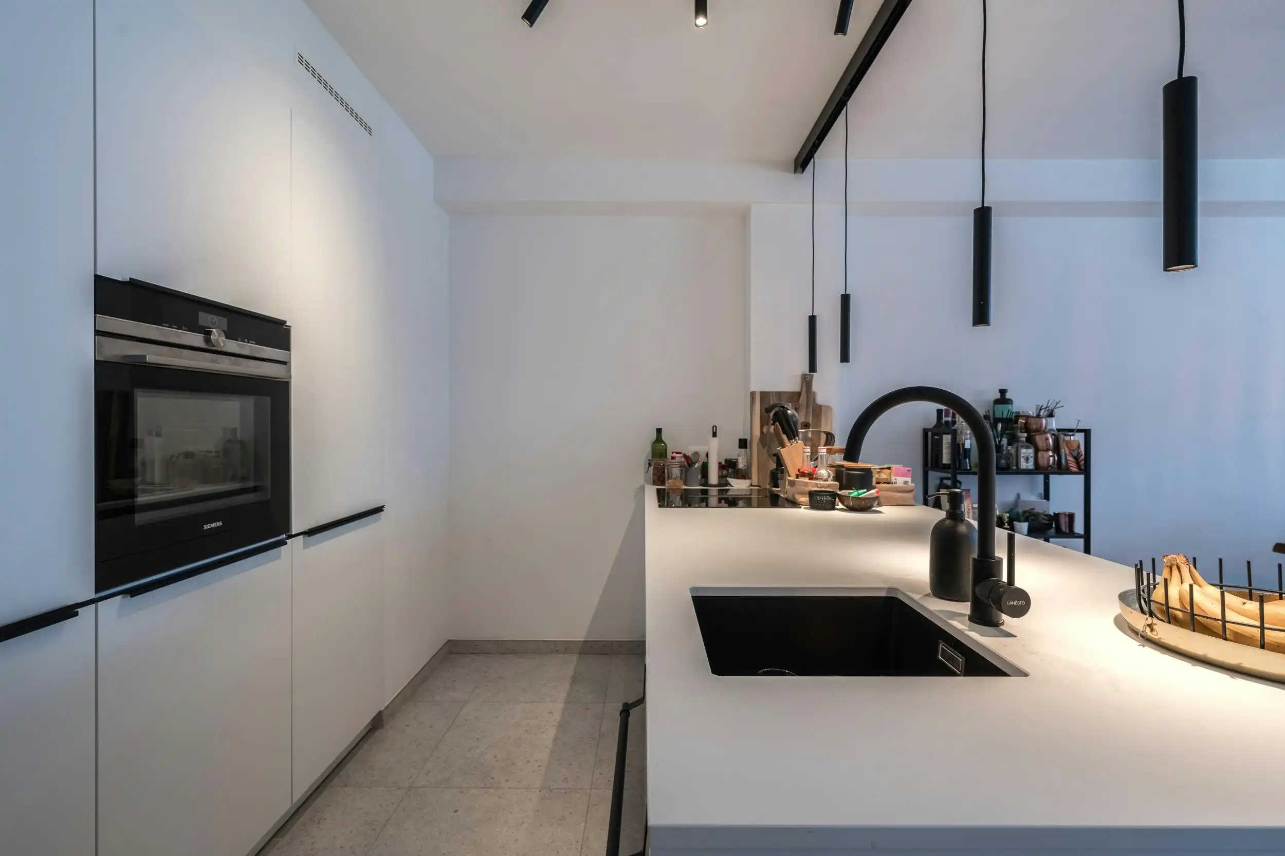 Instapklaar 2-slaapkamer appartement (85m²) te Oostende foto 9