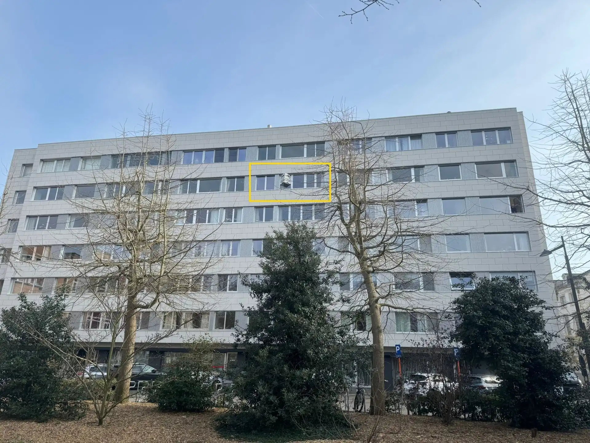 Bemeubeld appartement met 2 slaapkamers en garage foto 16