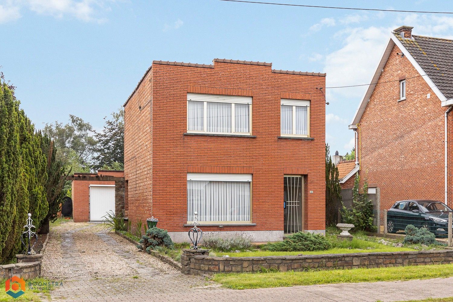 Te renoveren woning op ruim perceel in Putte foto 1