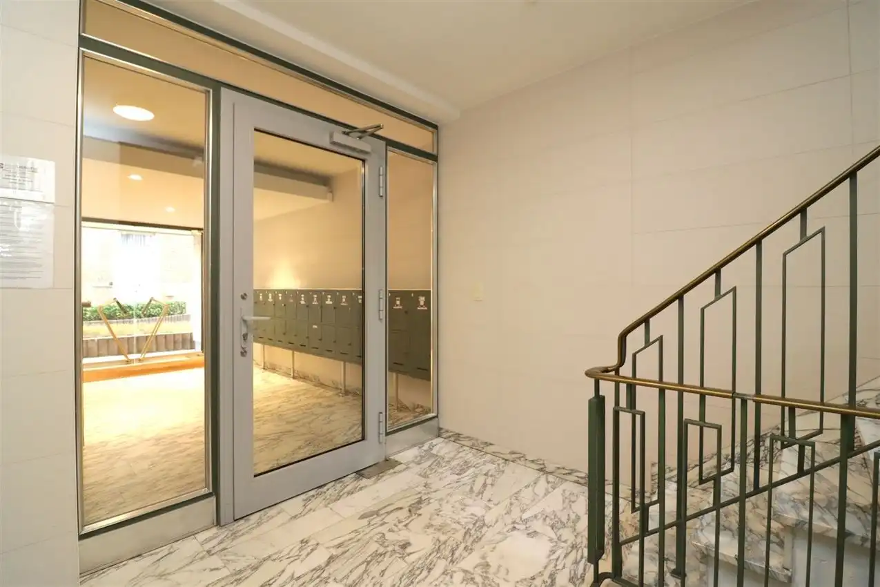 Stijlvol en instapklaar wonen met zicht op warandepark foto 4