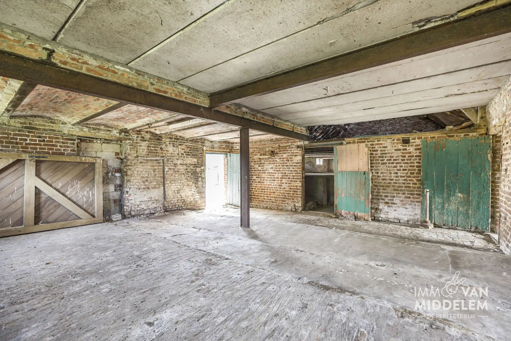 LANDELIJKE HOEVE MET BIJGEBOUWEN op ± 8,35 HECTAREN foto 23