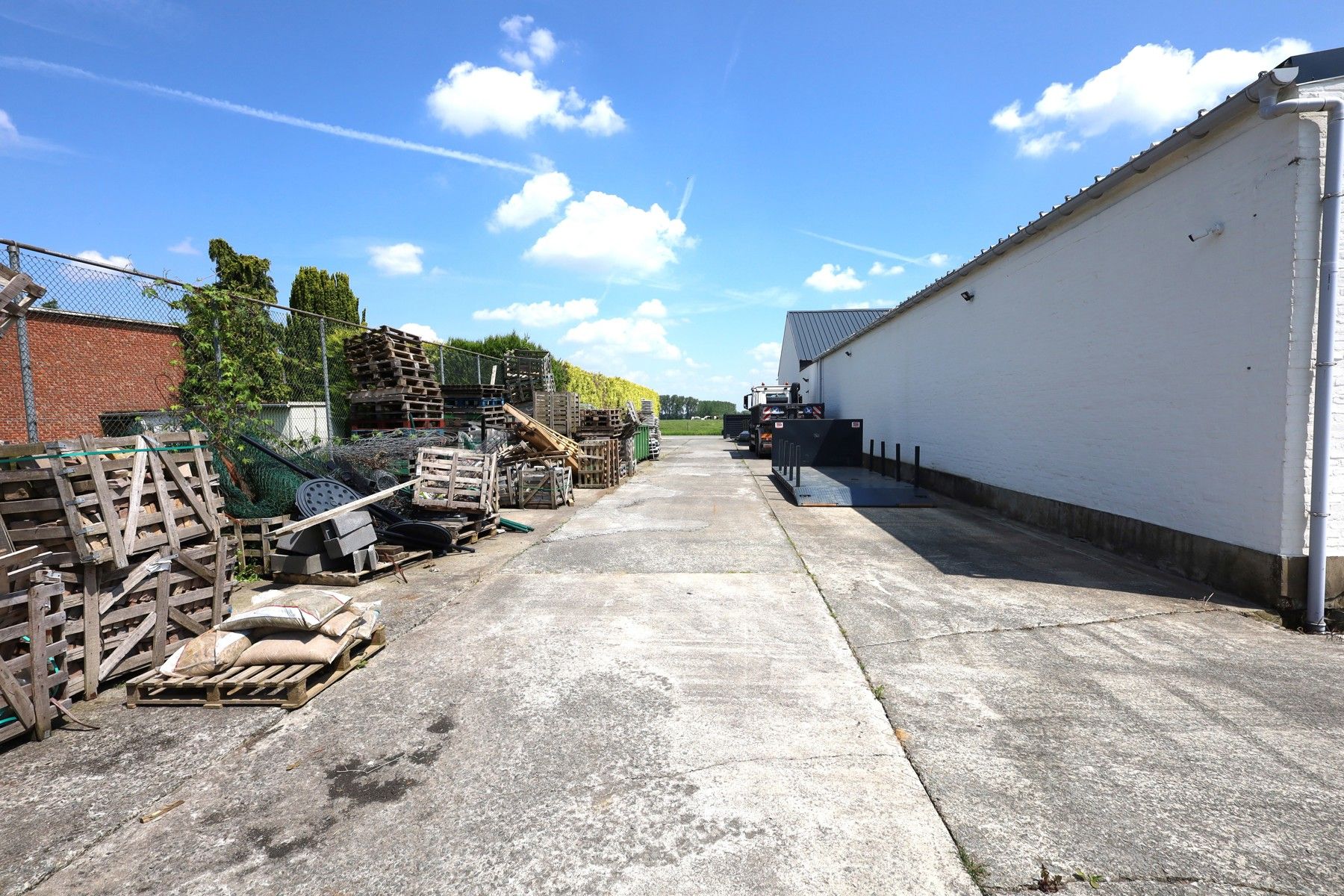 Loods op uitstekende uitvalsbasis in Ninove foto 4