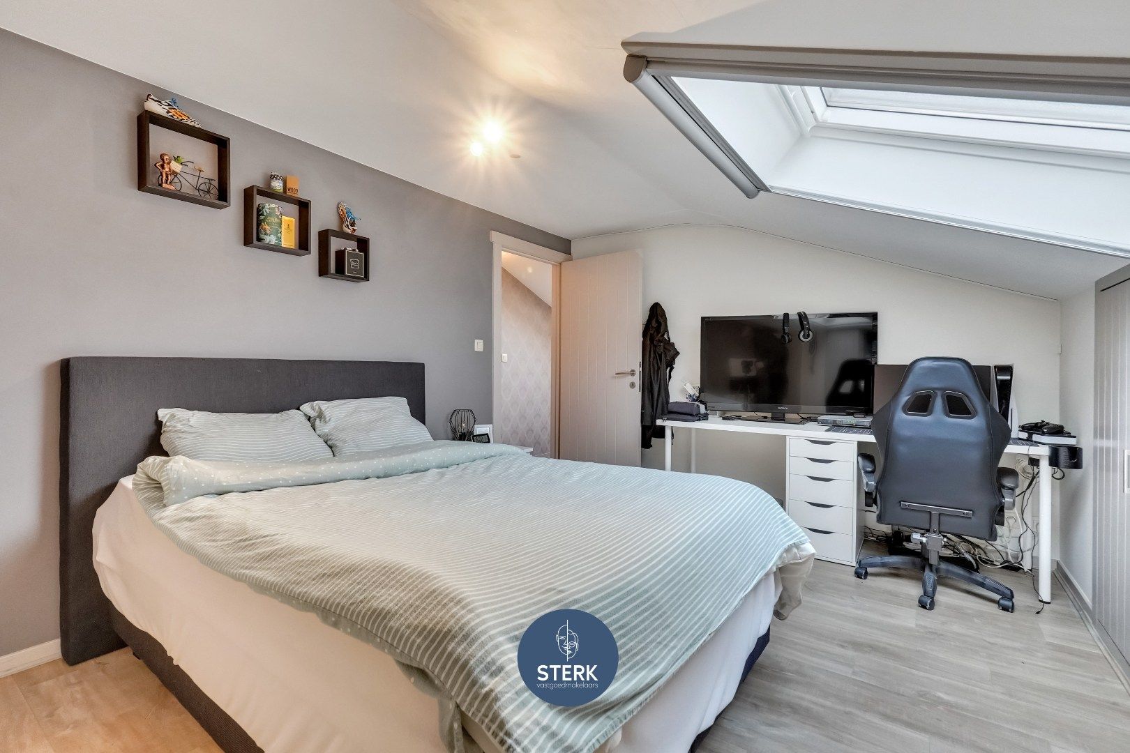 VERZORGDE GEZINSWONING MET 4 SLPKS IN EEN GROENE OMGEVING TE GELLIK !  foto 18