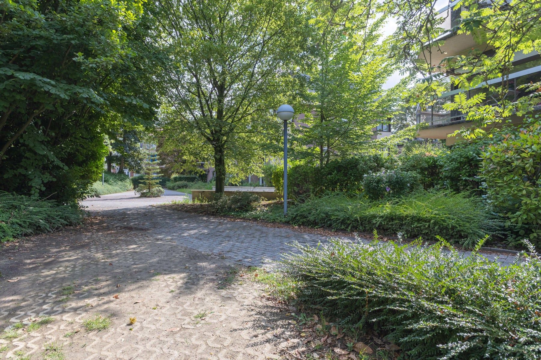 Appartement in Laken met 2 kamers, 2 terrassen en garage foto 6