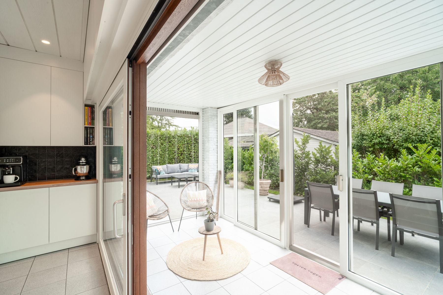 Instapklare en gerenoveerde villa met 3/4 slps en bureau foto 13