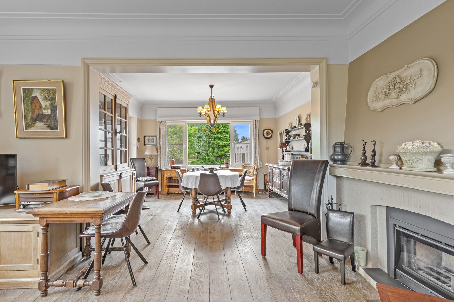 Ruime woning met prachtige tuin in het mooie Schellebelle! foto 9