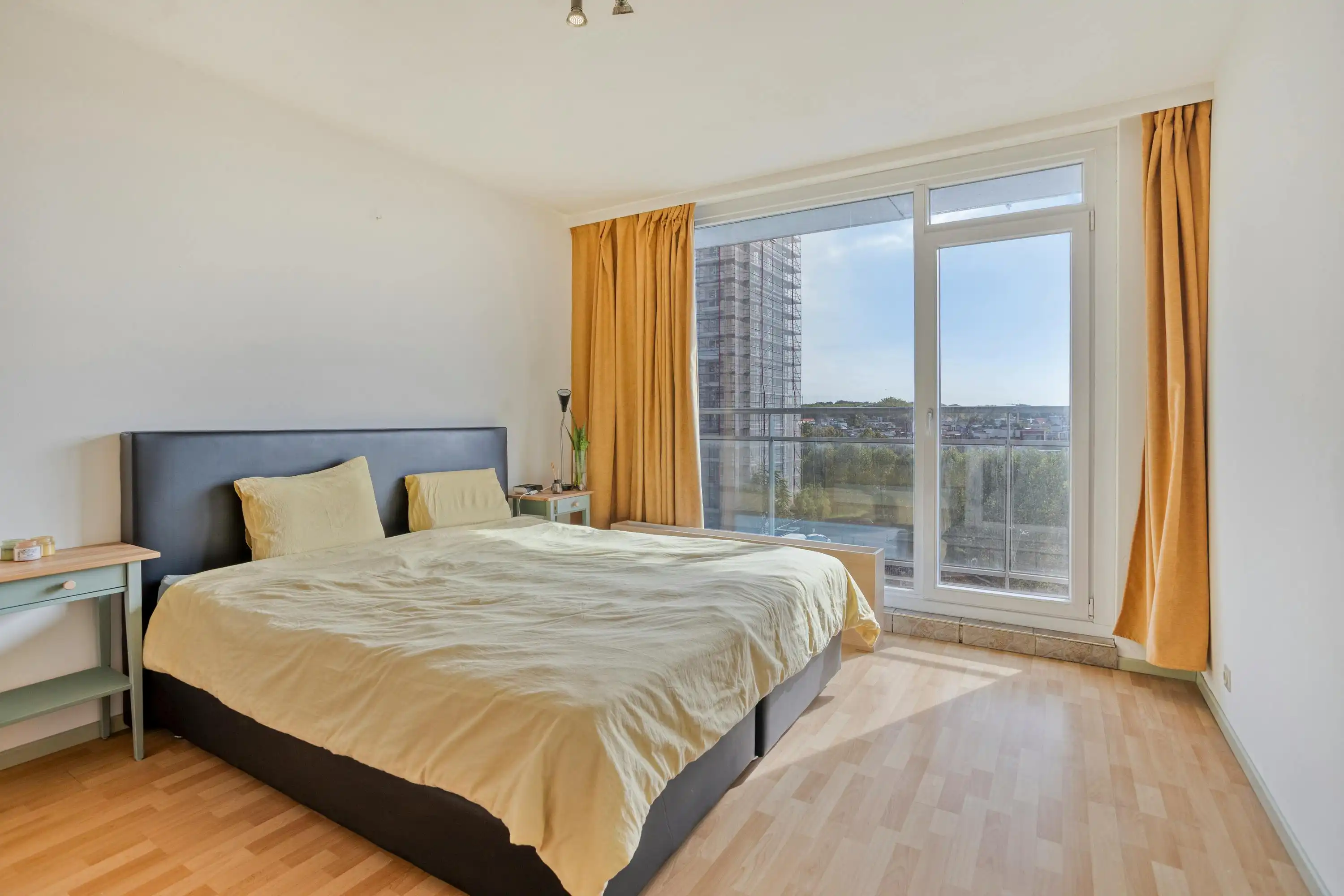 Instapklaar 2-slaapkamerappartement te koop in Berchem foto 10