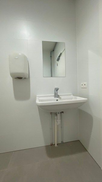 Mooi afgewerkte kantoren te huur vlakbij R4 in Evergem foto 9