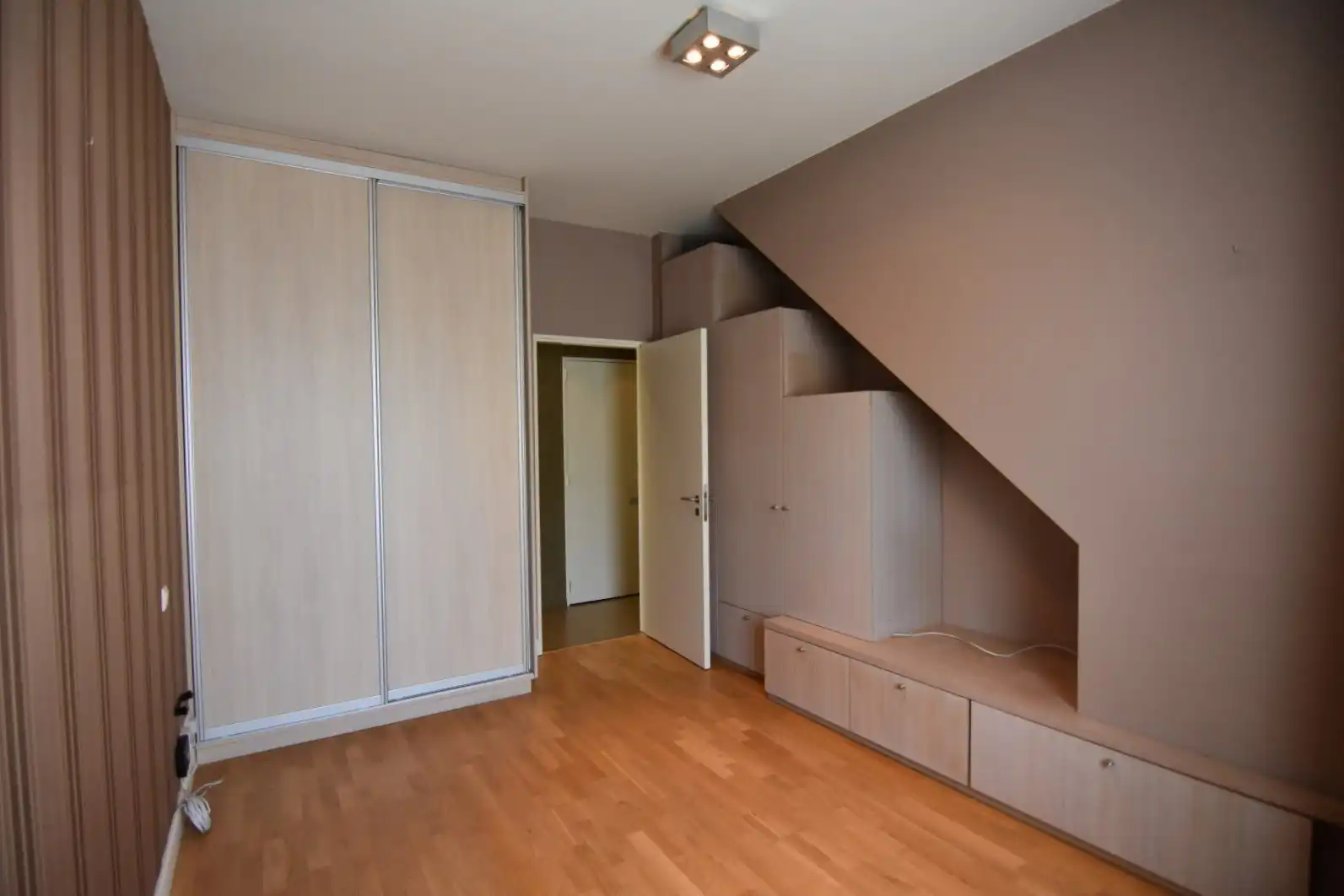 Luxe hoekappartement aan stadspark foto 17