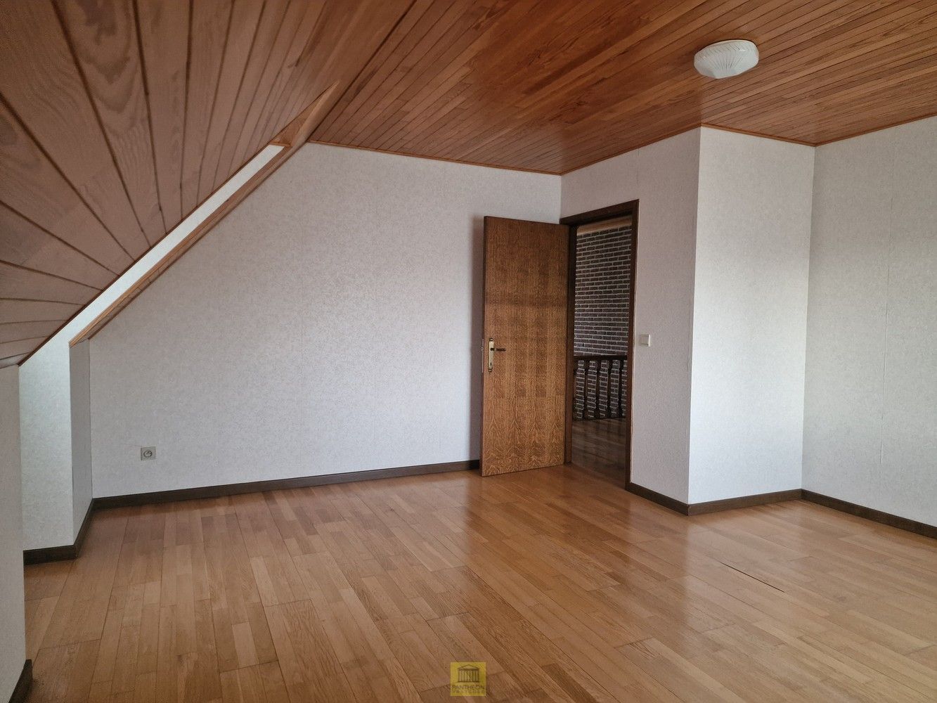 Degelijke halfopen bebouwing, rustig gelegen! foto 18