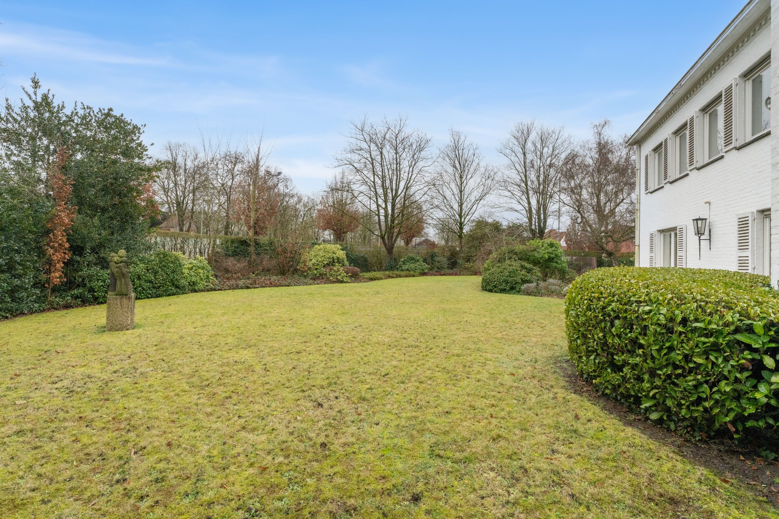 Charmante en ruime te renoveren villa op een perceel van 2.092m2 foto 26