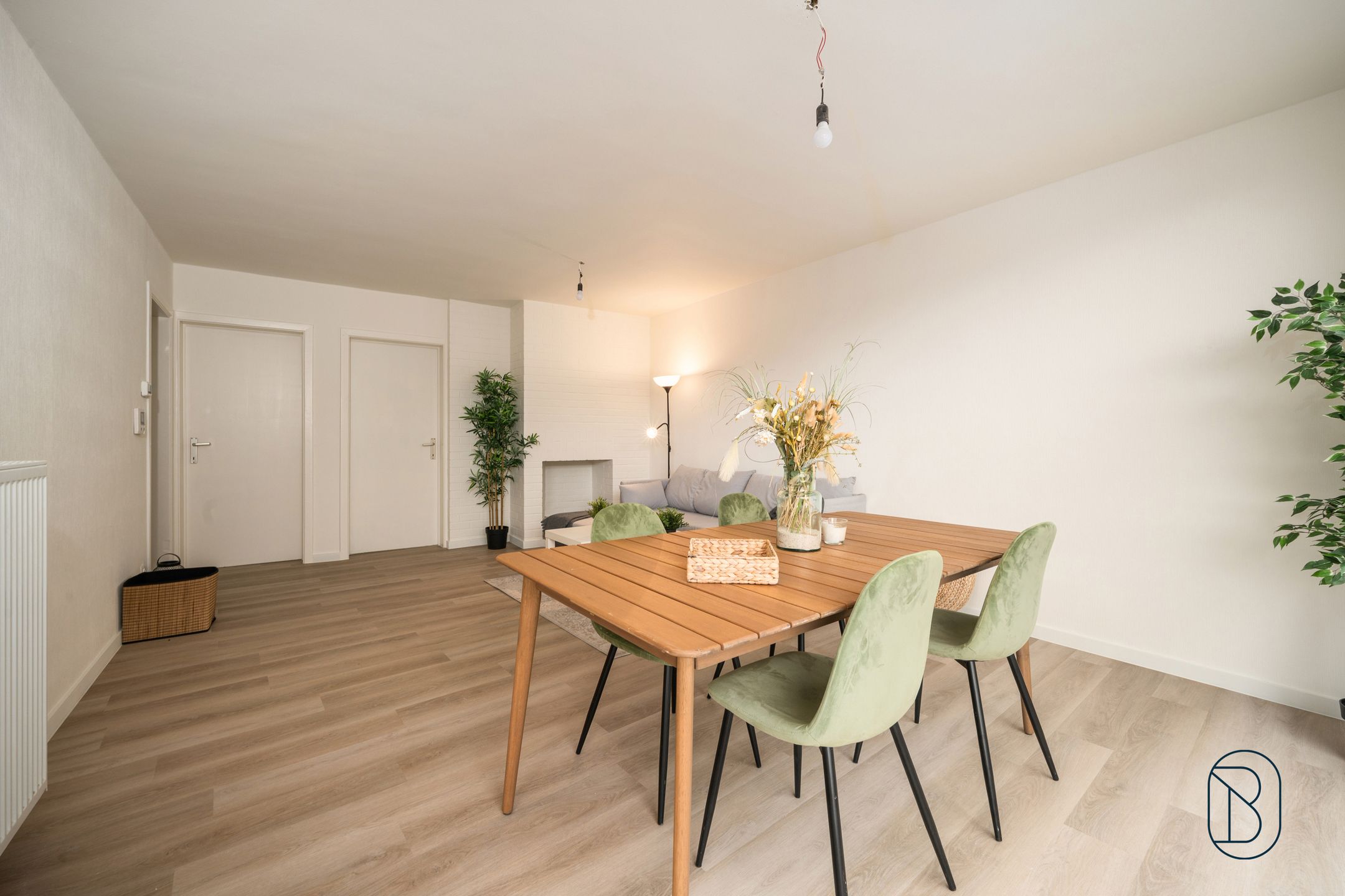 Volledig gerenoveerd appartement met 2 slk in Harelbeke foto 5