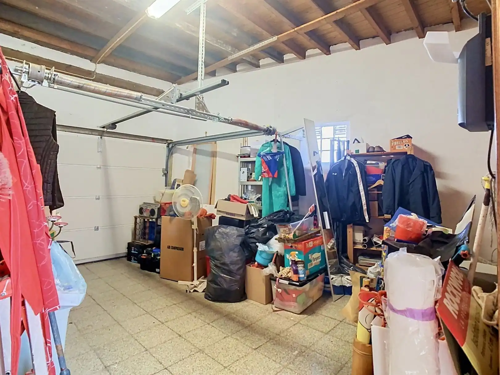 karaktervolle woning met 4 slaapkamers, grote garage en tuin! foto 11