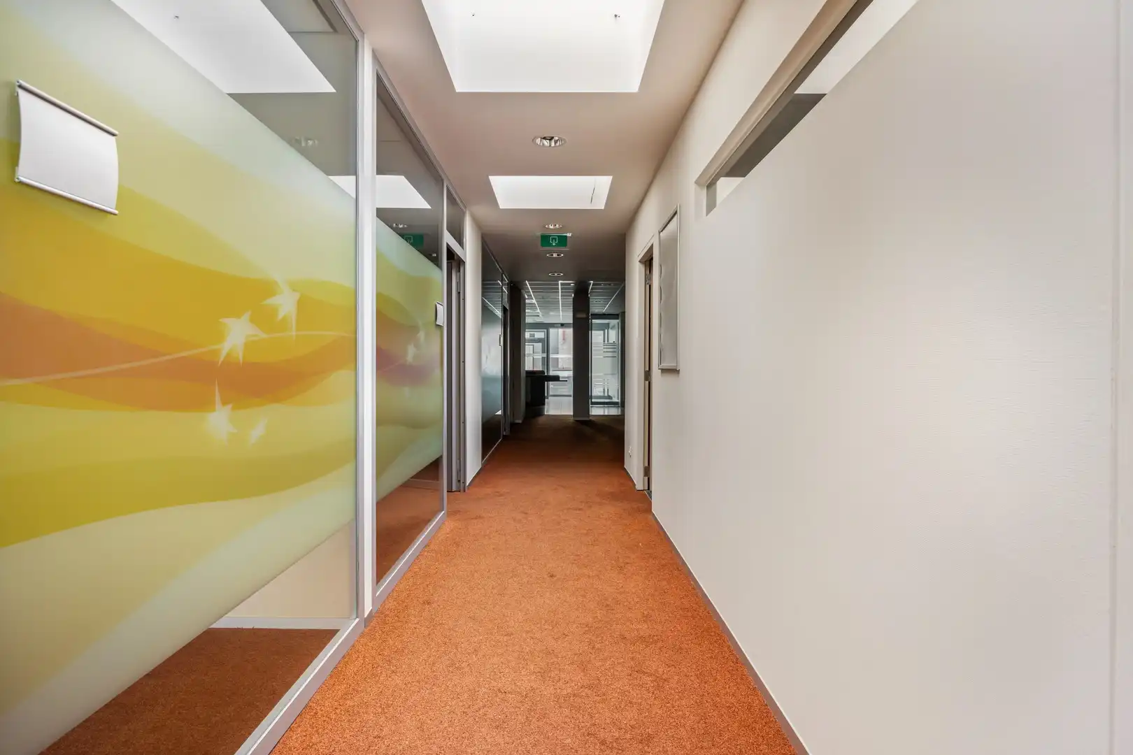 Uitzonderlijk handelspand in het centrum van Neeroeteren foto 4