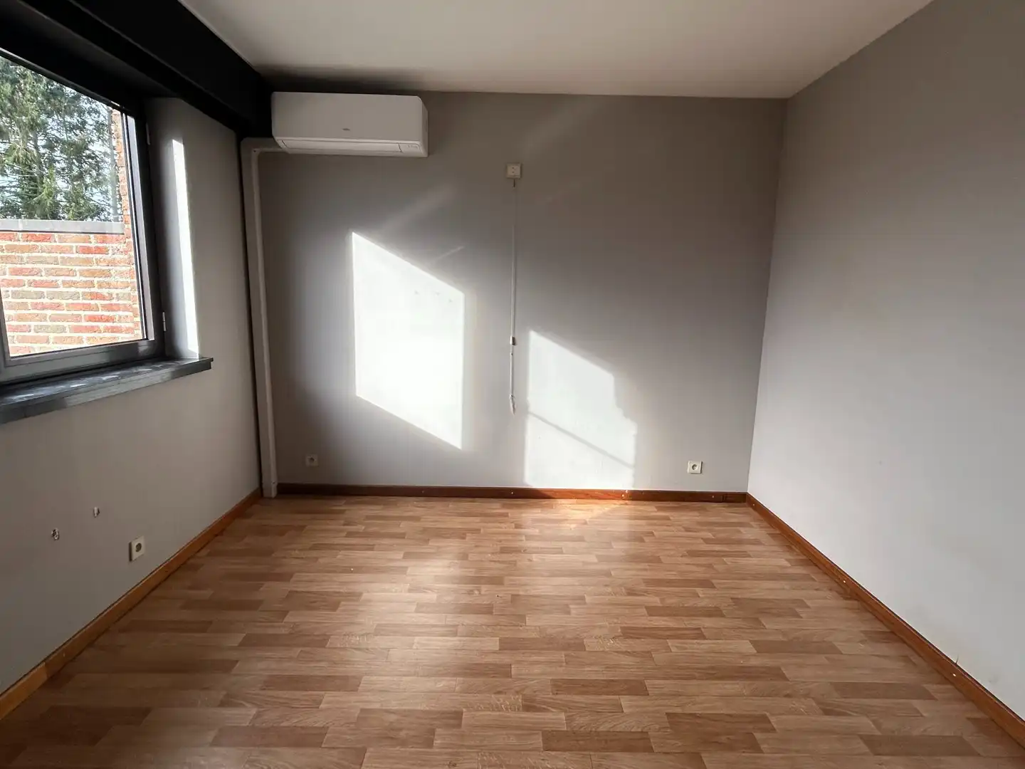 Appartement met 2 slpkmrs met terras en tuin in centrum Oevel te huur! foto 7