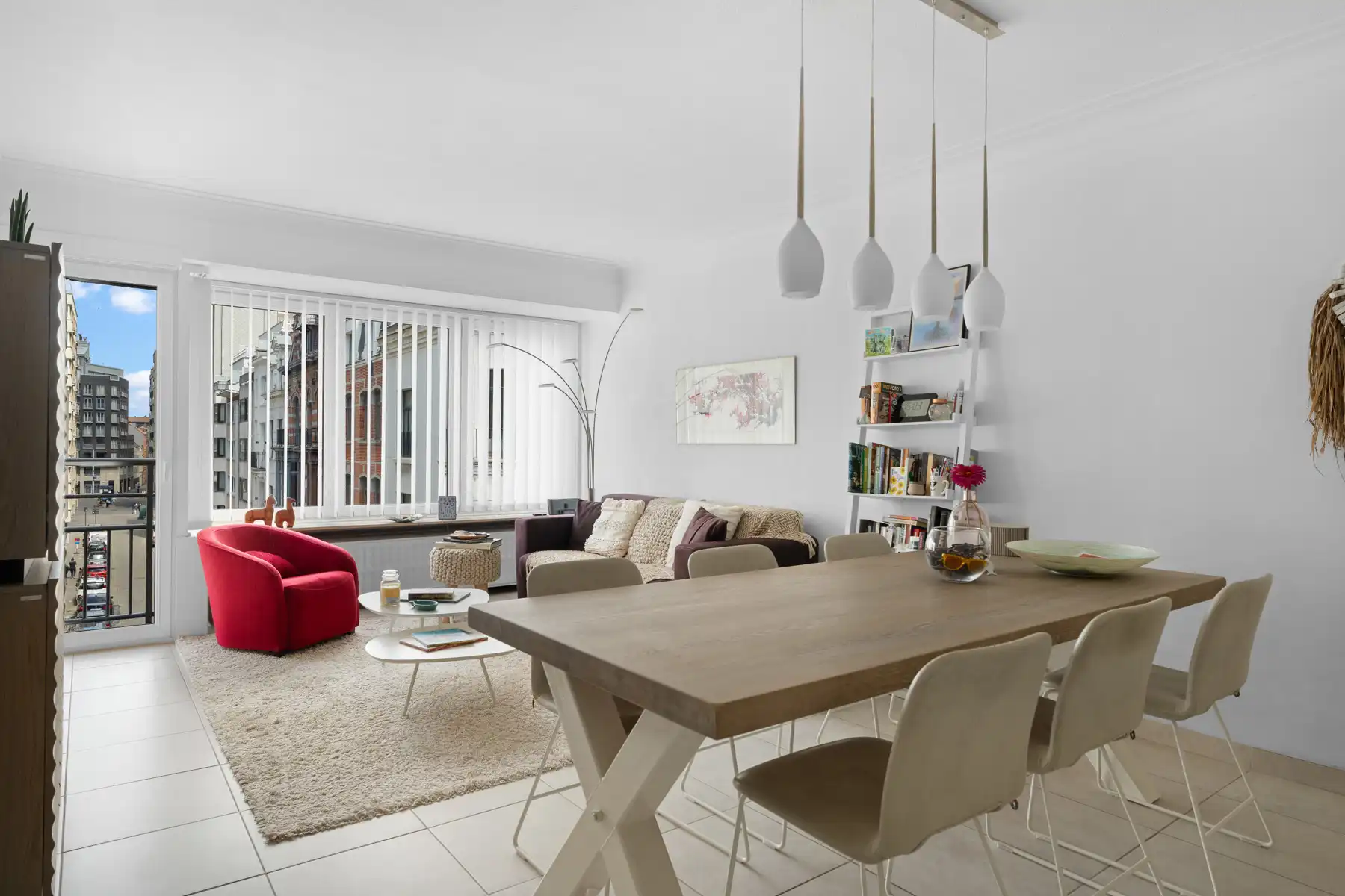 PERFECTE LOCATIE: Zeer ruim 2 slpk appartement en leuk zicht foto 3