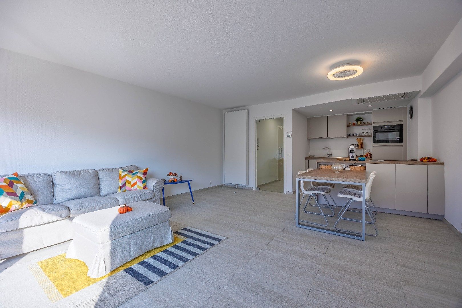 Gerenoveerd appartement aan de achterzijde van de zeedijk. foto 5