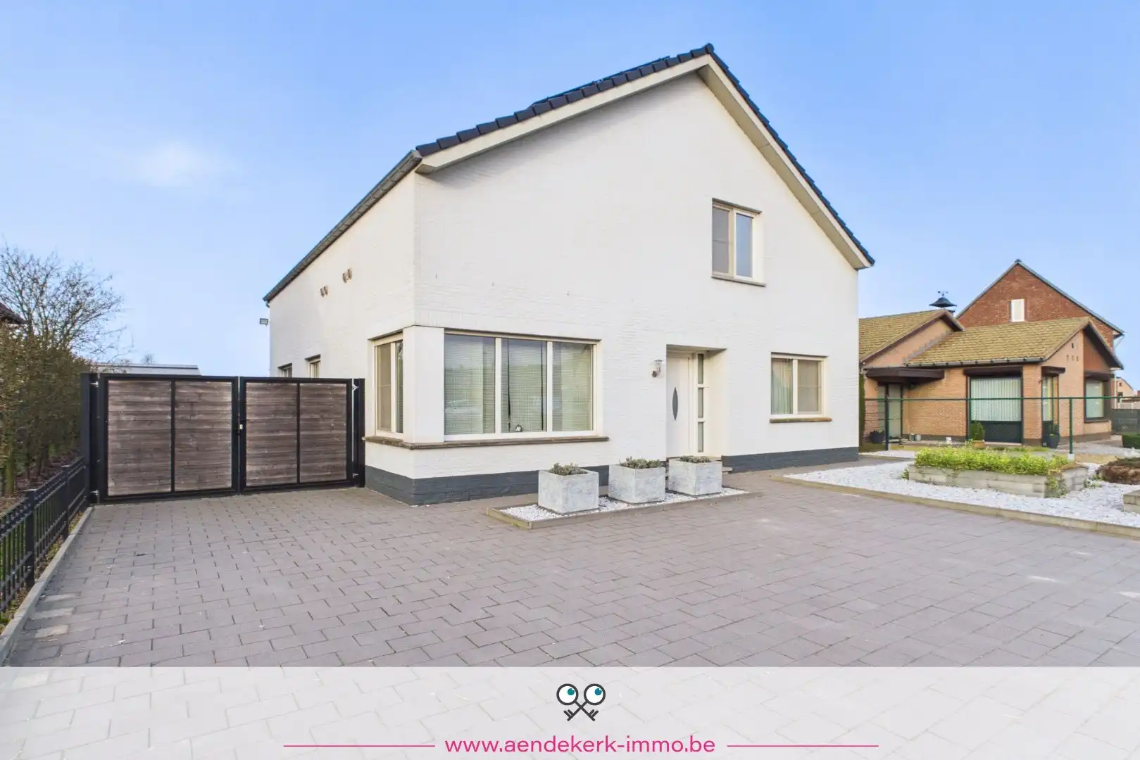 Ruime gezinswoning met 6 slaapkamers en tuin met zwembad in Kessenich foto {{pictureIndex}}