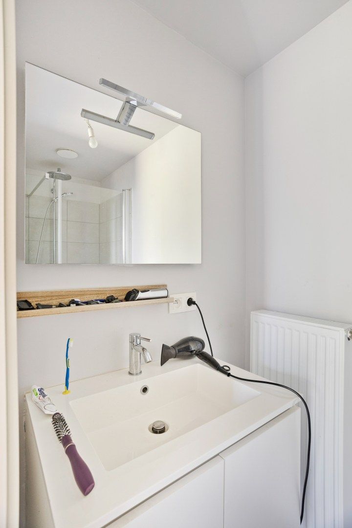 Modern en energiezuinig appartement met terras en parking op centrale ligging foto 8
