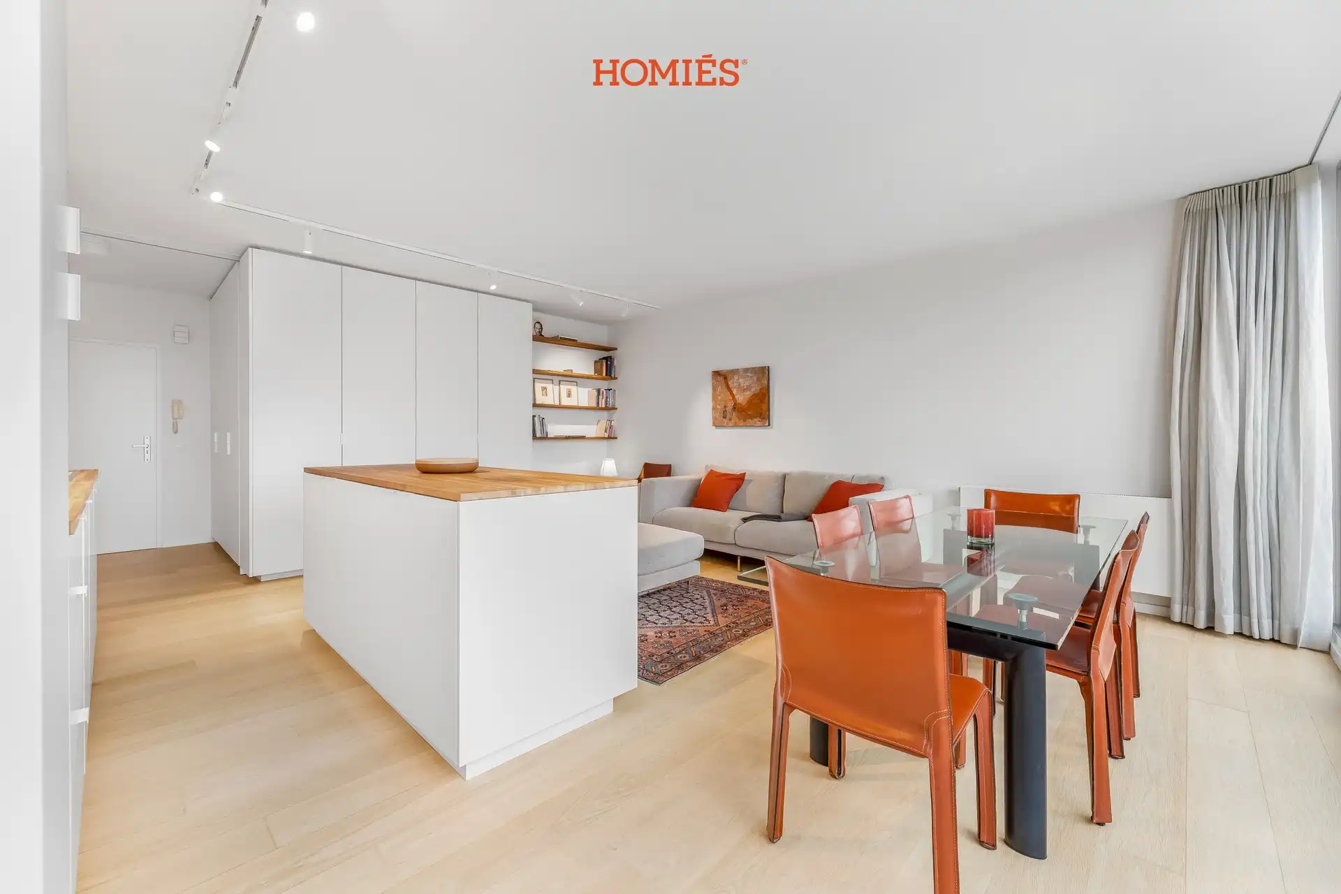 Gerenoveerd éénslaapkamerappartement met prachtig stadszicht foto 7