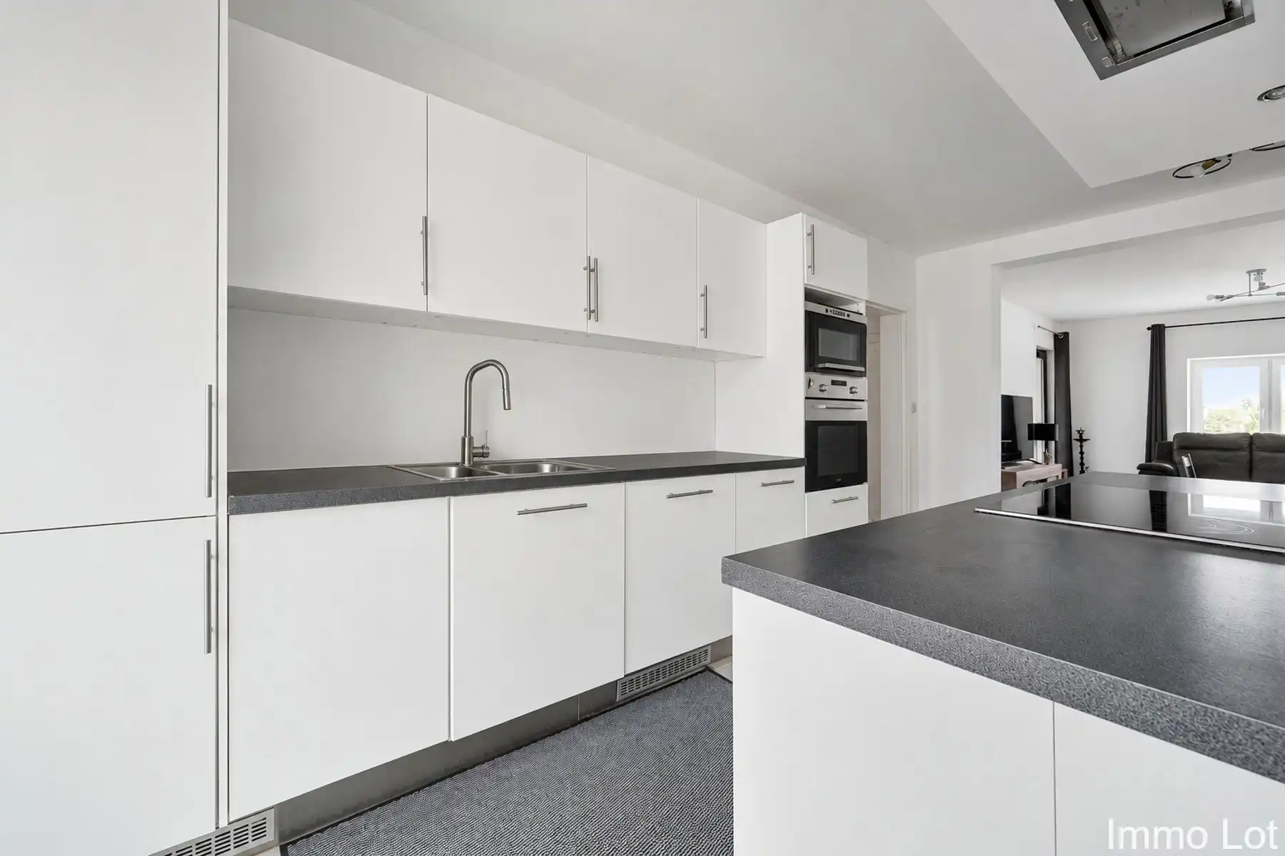 duplex met terras, 2 slaapkamers en autostaanplaats foto 4
