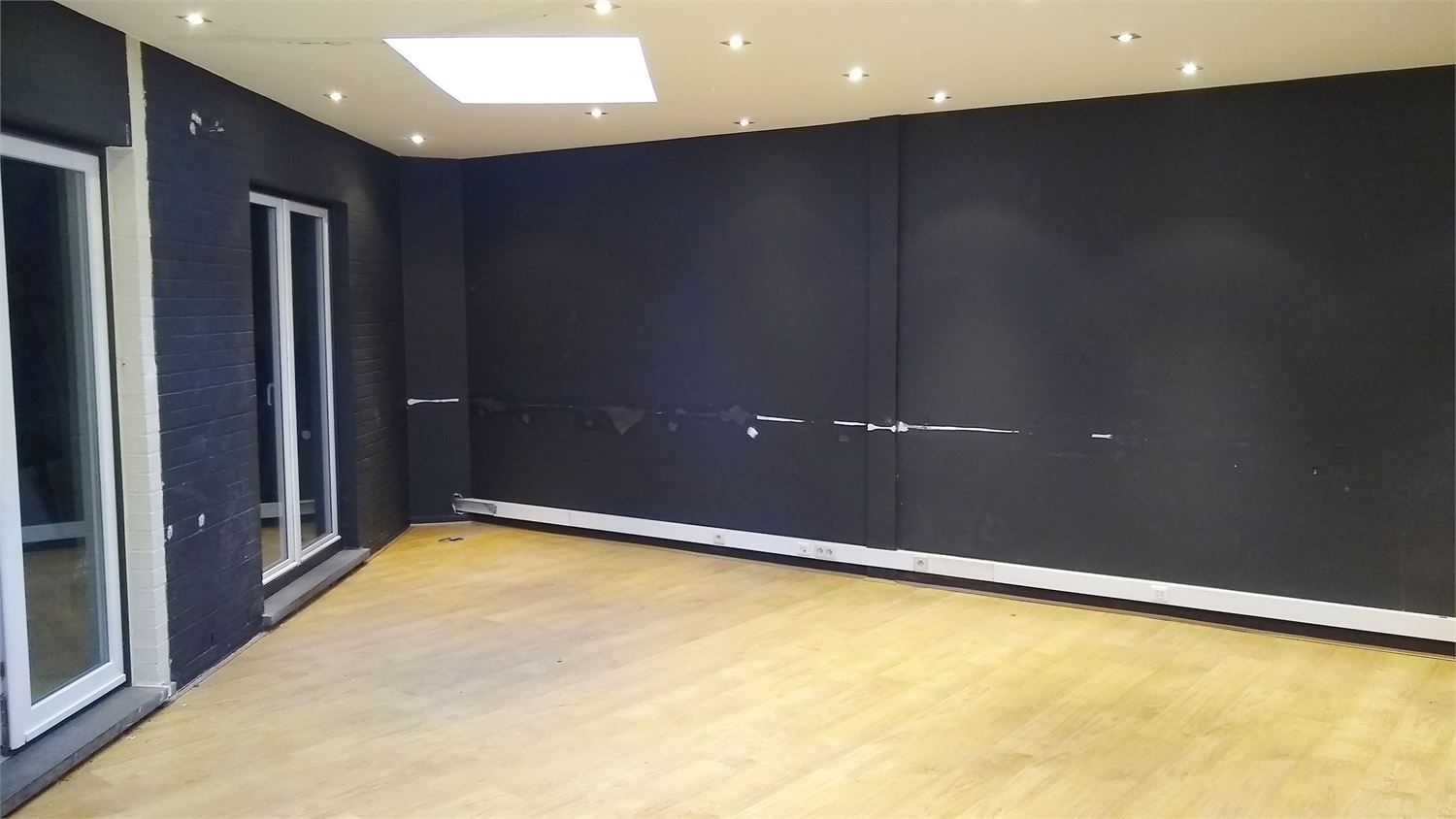 TOP GELEGEN HANDELSGELIJKVLOERS foto 5