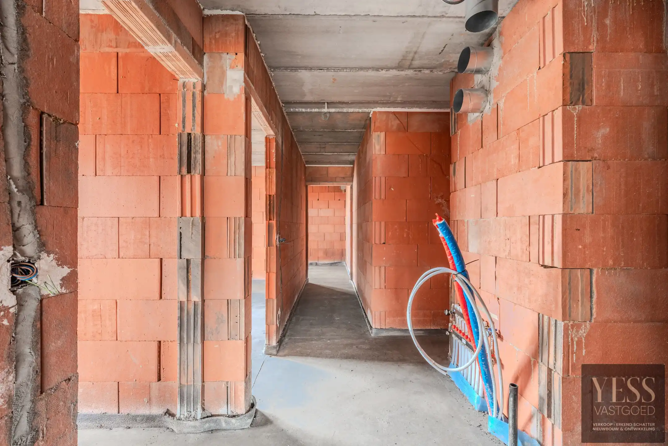 Ruime duplex appartement met 3 slaapkamers en 2 parkings foto 3