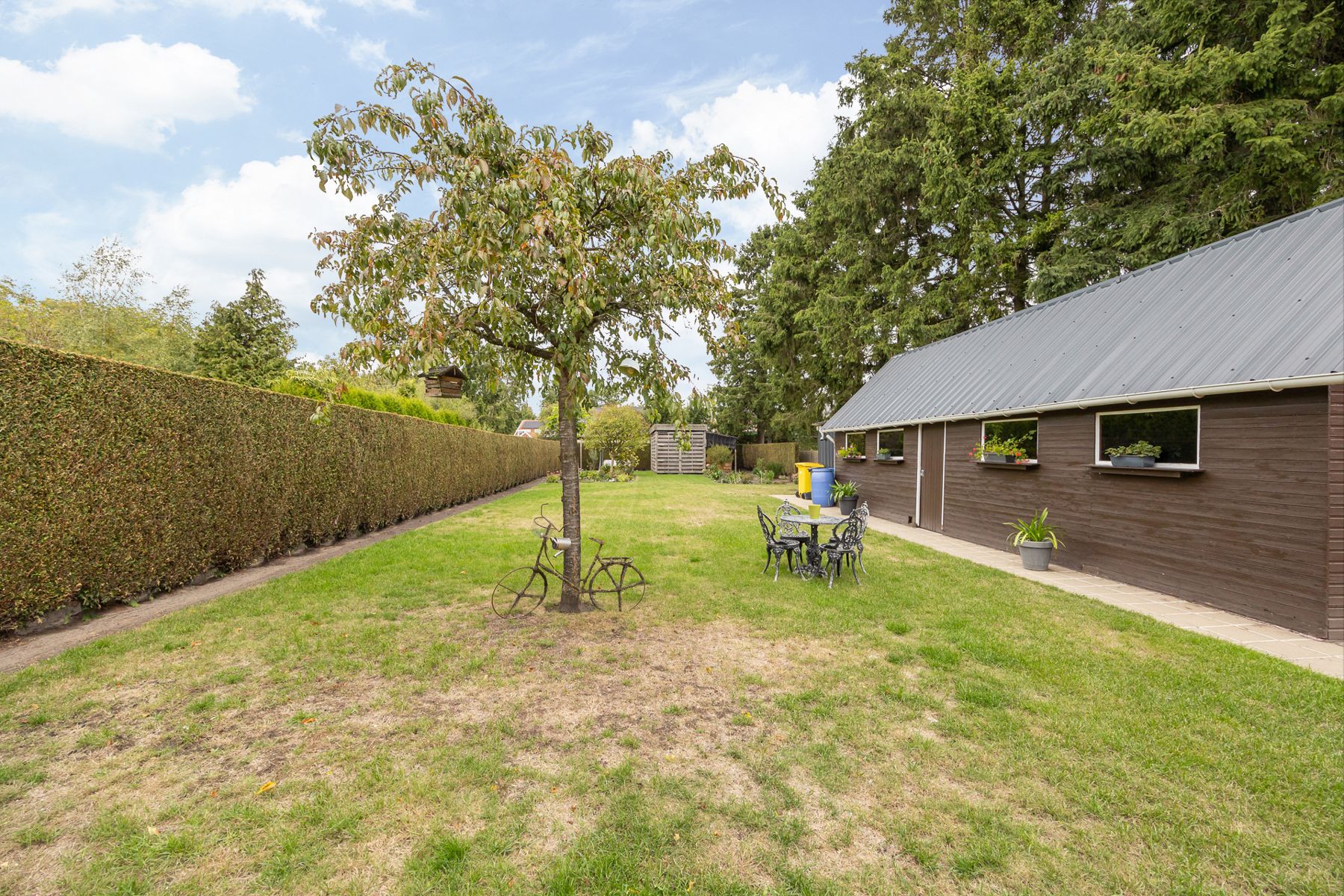 Ruime woning met 4 slks en 2 bdks op 886 m² foto 32