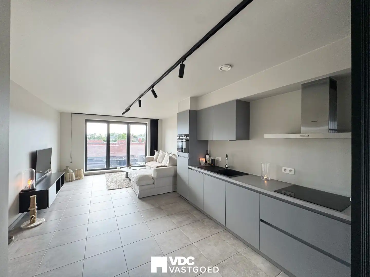 Modern 1-slaapkamerappartement met terras en autostaanplaats in hartje Leopoldsburg foto 5