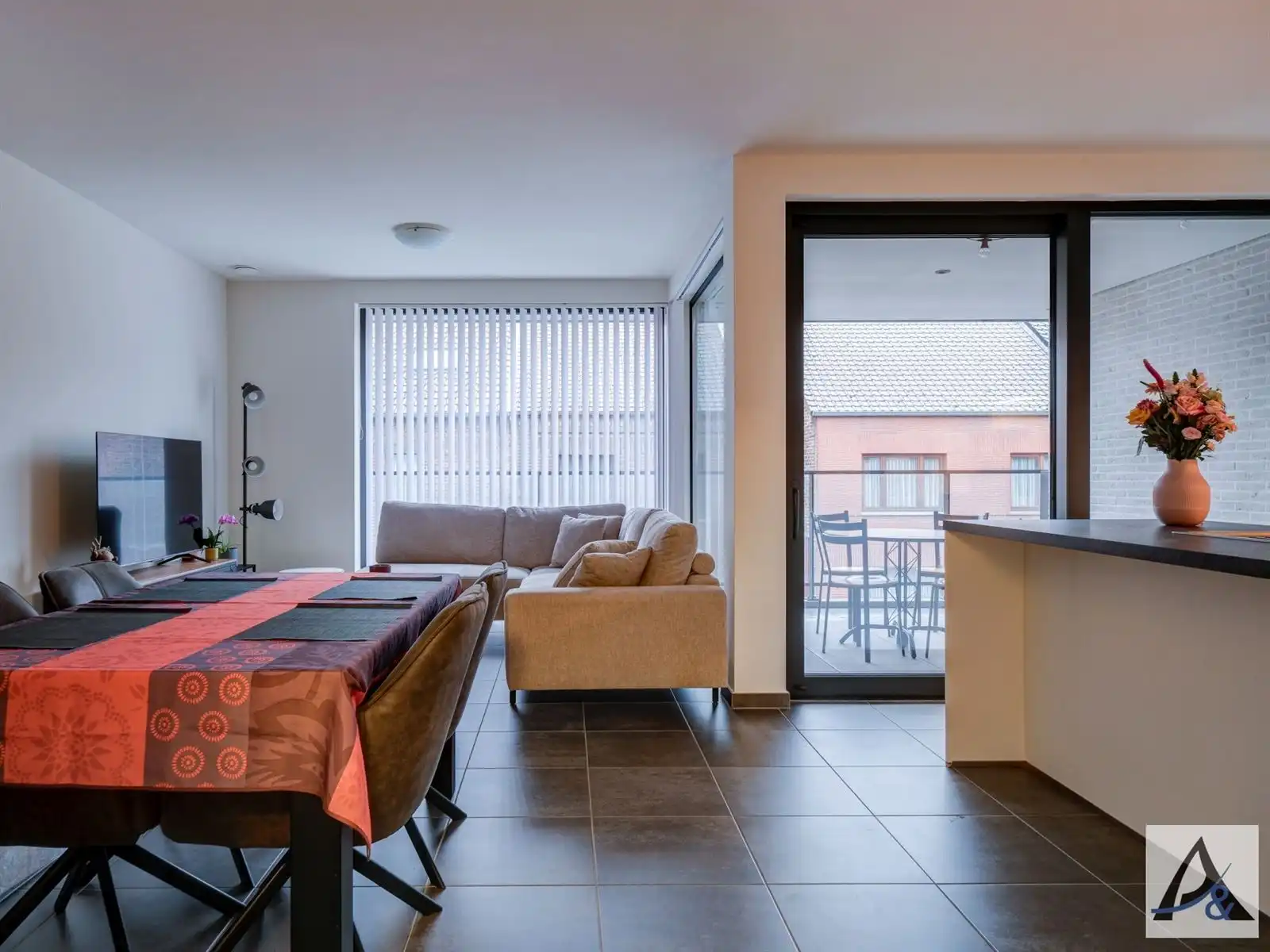Modern en instapklaar appartement met 2 slaapkamers en zuidgericht terras foto 5