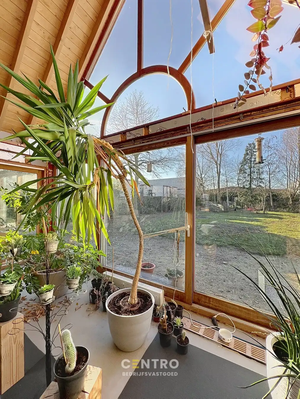 Zeldzame opportuniteit: LOODS/ATELIER 516 m² + ruime ALLEENSTAANDE woning 250 m² op rustig bedrijventerrein vlakbij Roeselare (EPC: A) ! foto 22