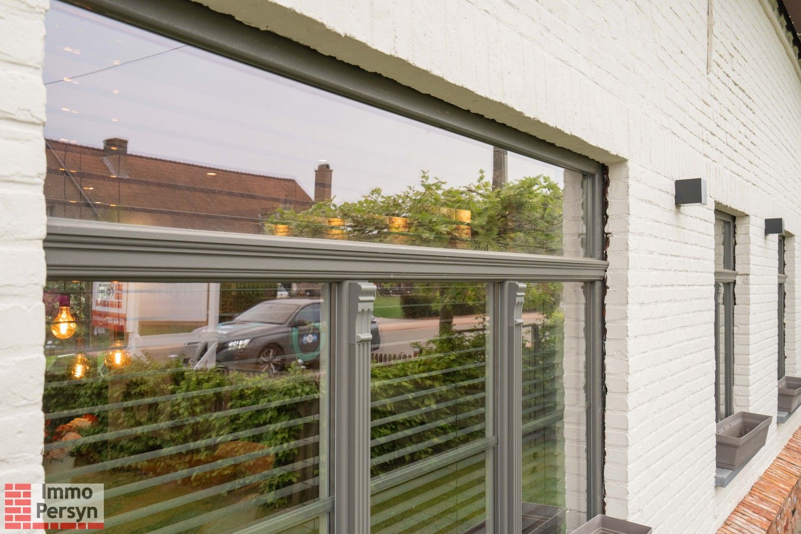 Luxueuze, ruime 4-slaapkamer woning. Twee badkamers. Gelijkvloers wonen. foto 33