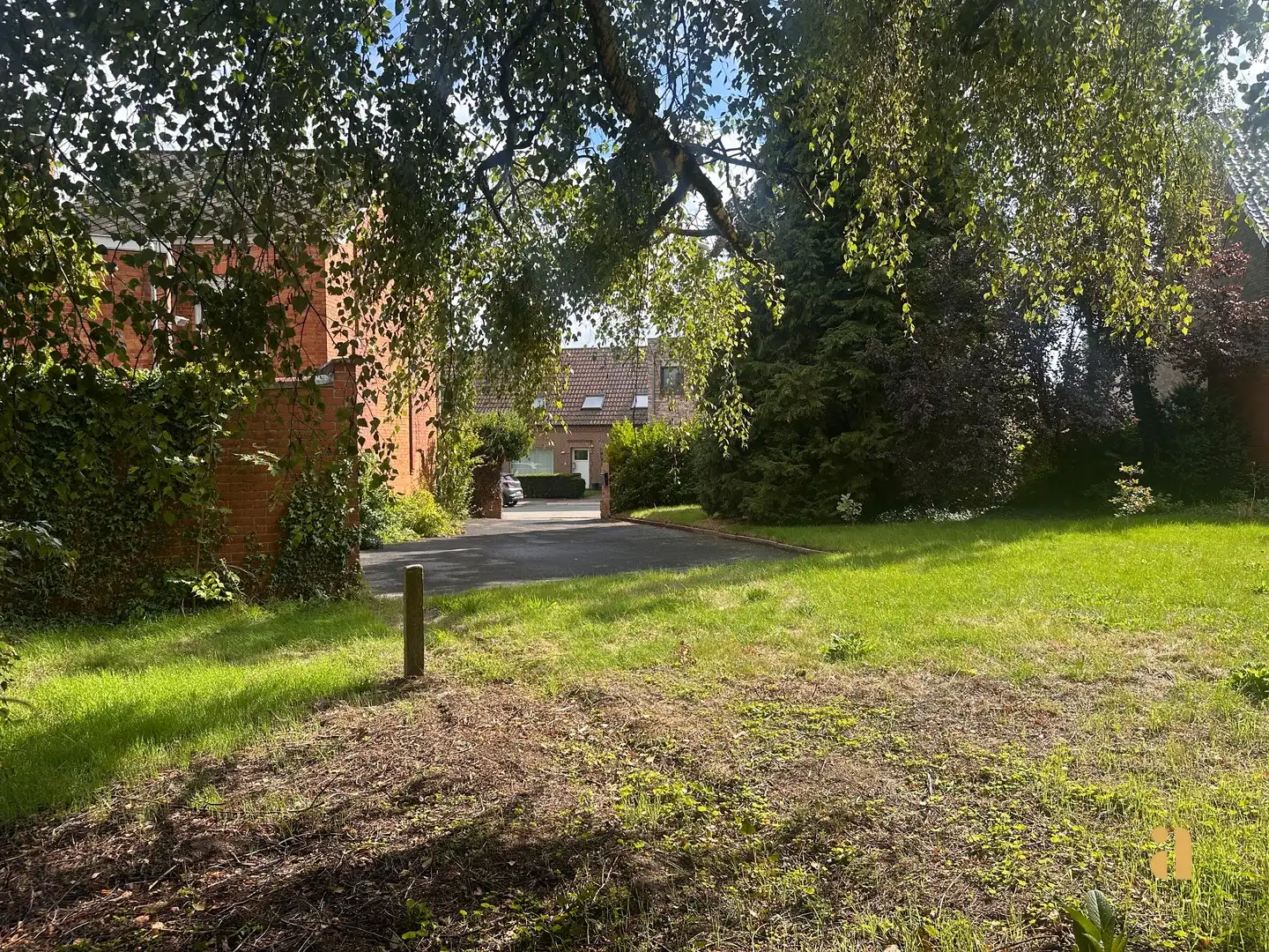 Karaktervolle renovatieparel op prachtig groen perceel foto 7