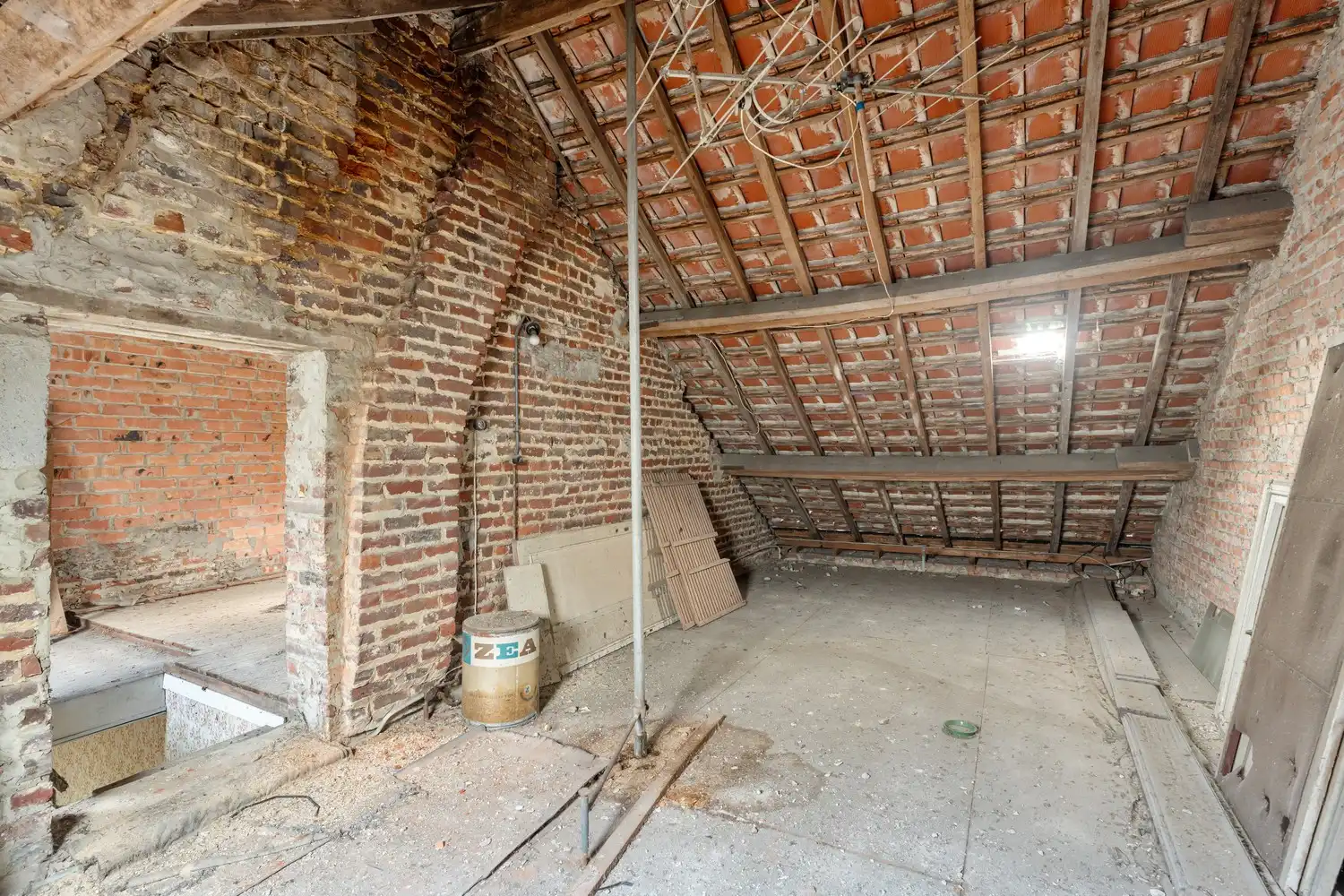 Ruime gezinswoning met aanpalend handelspand (oude bakkerij) foto 28