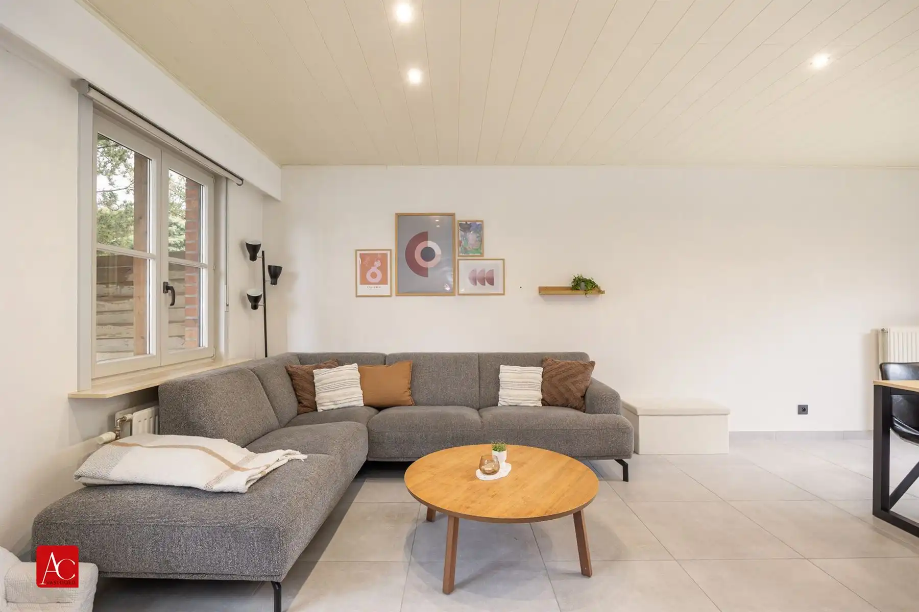 Instapklare halfopen bebouwing met garage en veranda foto 8