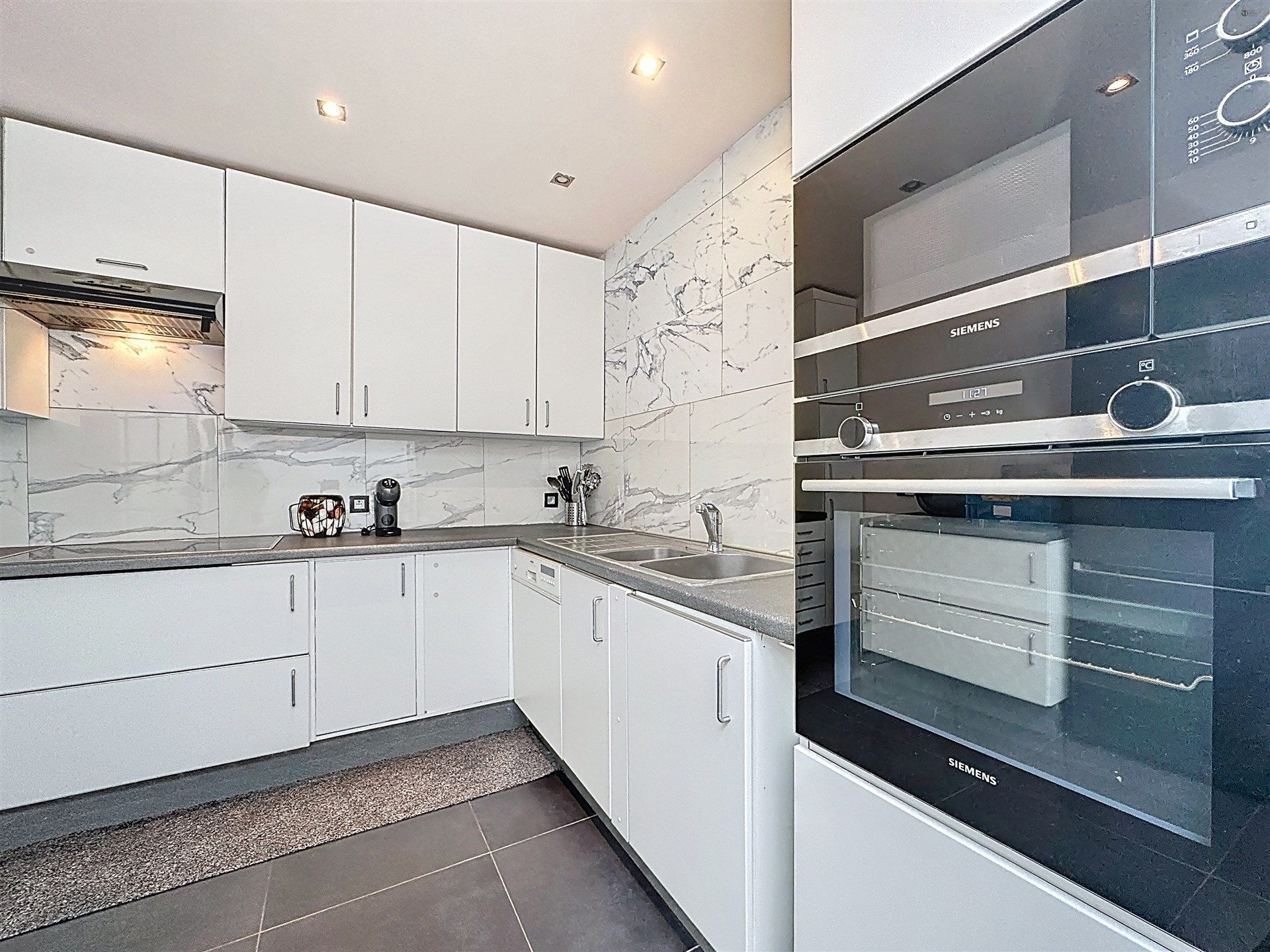 Instapklare woning met 3 slaapkamers en gezellige tuin in Sint-Niklaas foto 6