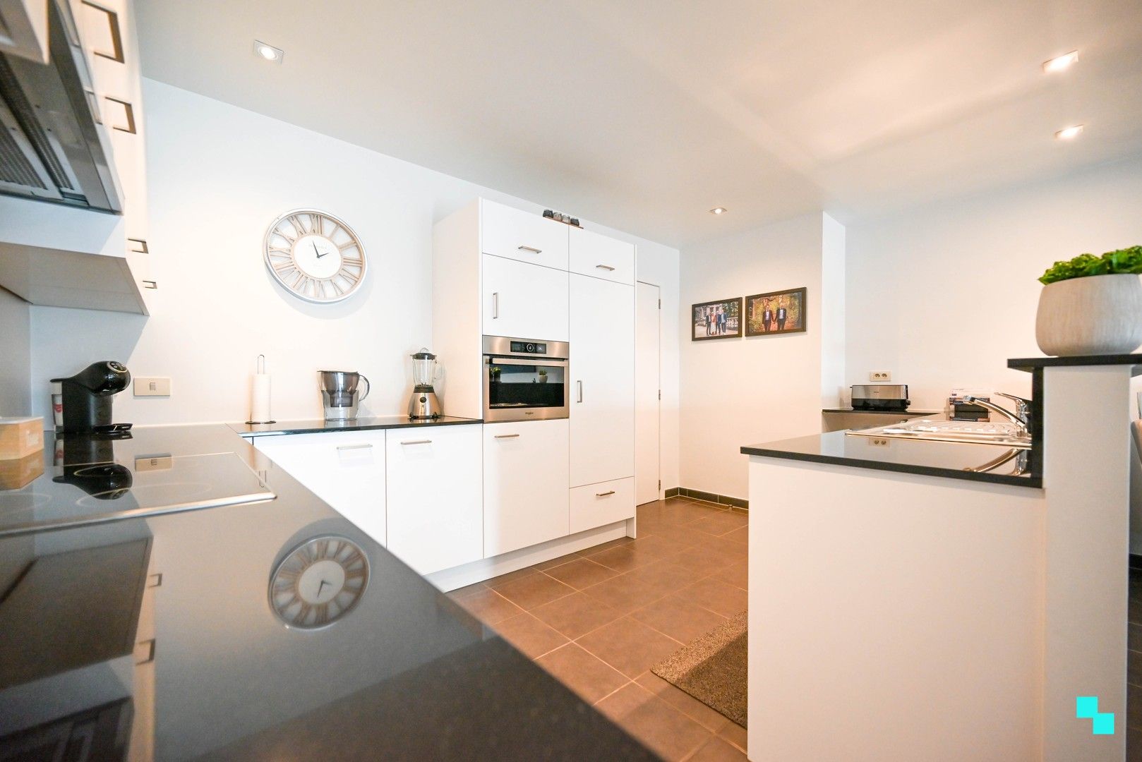 Riant, instapklaar appartement te Kortrijk foto 9