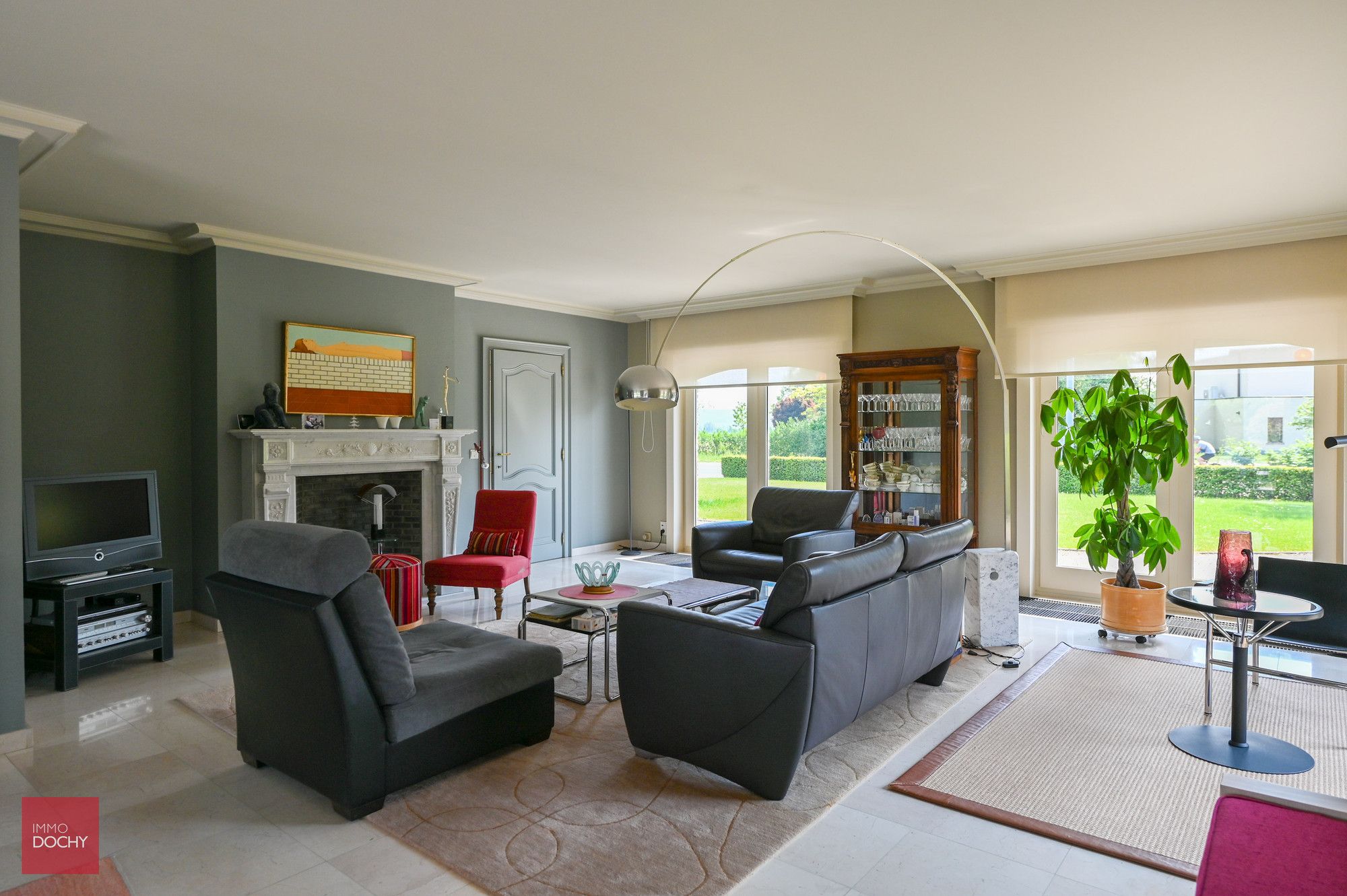Zeer goed onderhouden villa op 2.241m² foto 14