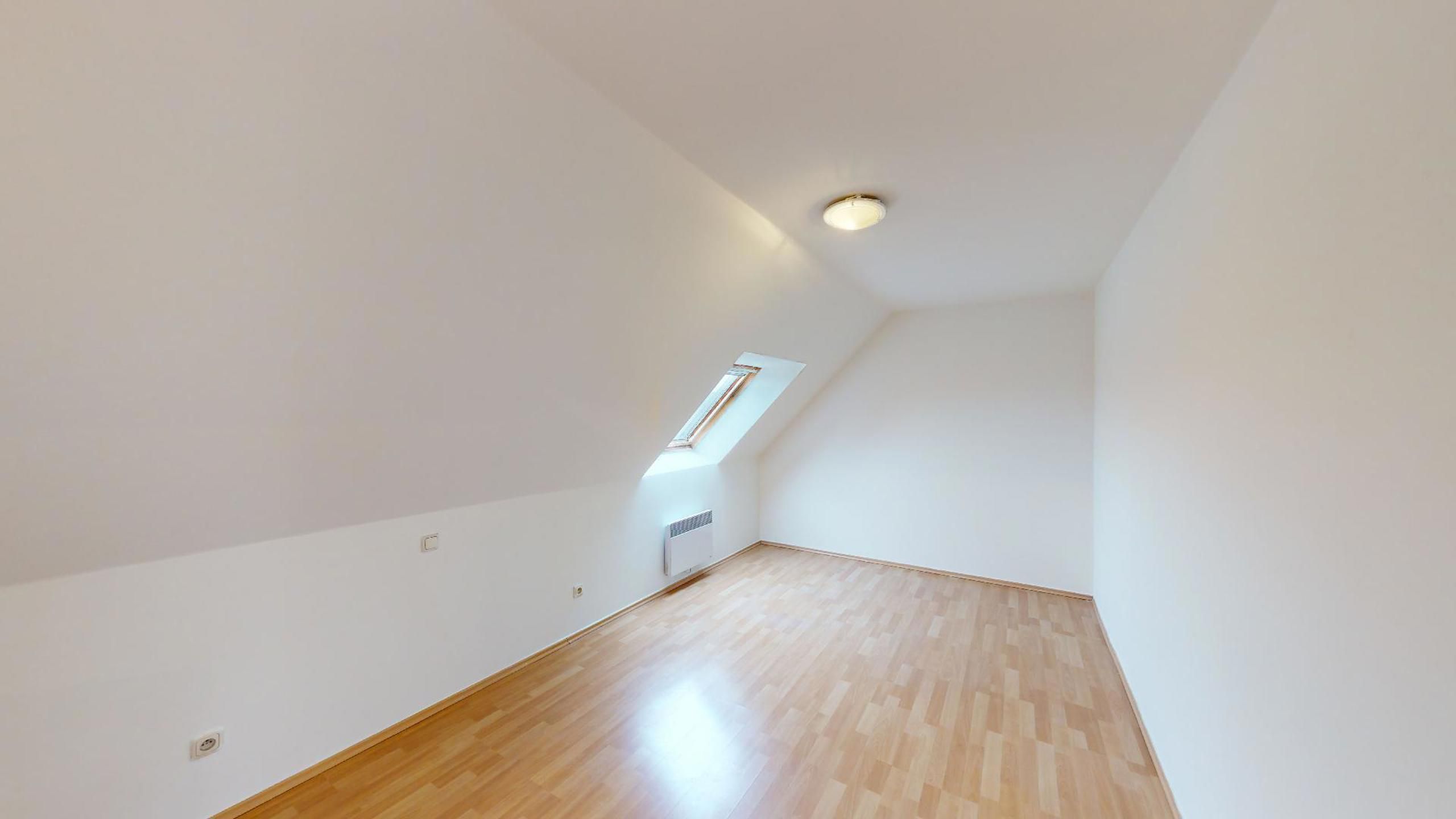 Zeer ruim duplex appartement met lift met  3 slaapkamers! foto 24