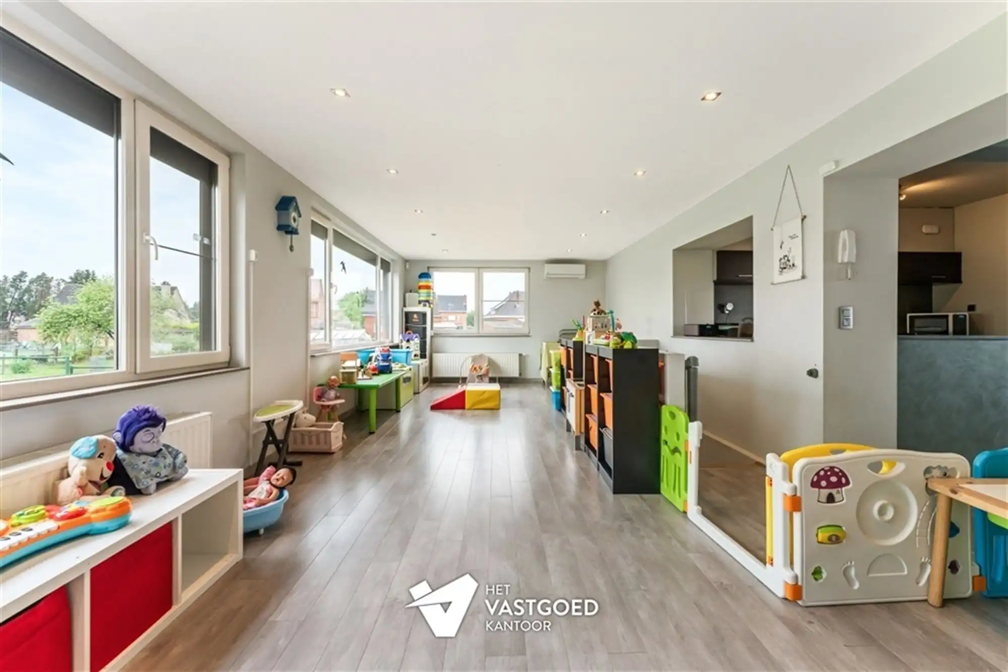 GERENOVEERDE WONING MET 4 SLAAPKAMERS GELEGEN OP EEN RUIM PERCEEL VAN 11A35CA TE SCHERPENHEUVEL foto 12