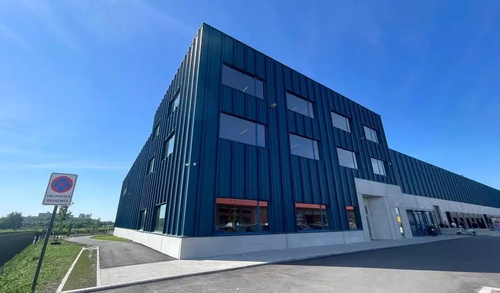 Nieuwbouw kantoren te huur op Blue Gate site te Antwerpen foto {{pictureIndex}}